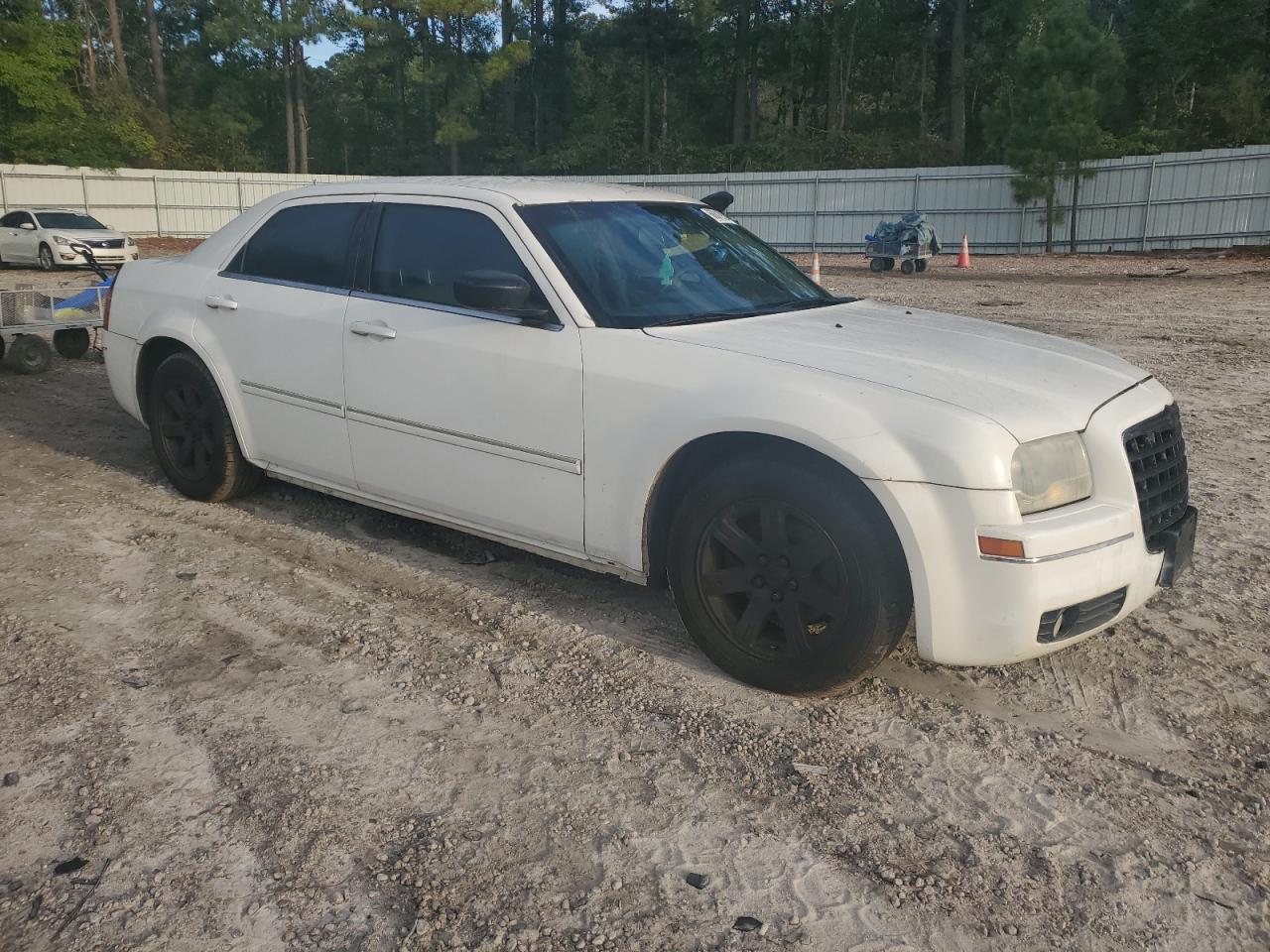 Photo 3 VIN: 2C3LA53G46H186540 - CHRYSLER 300 