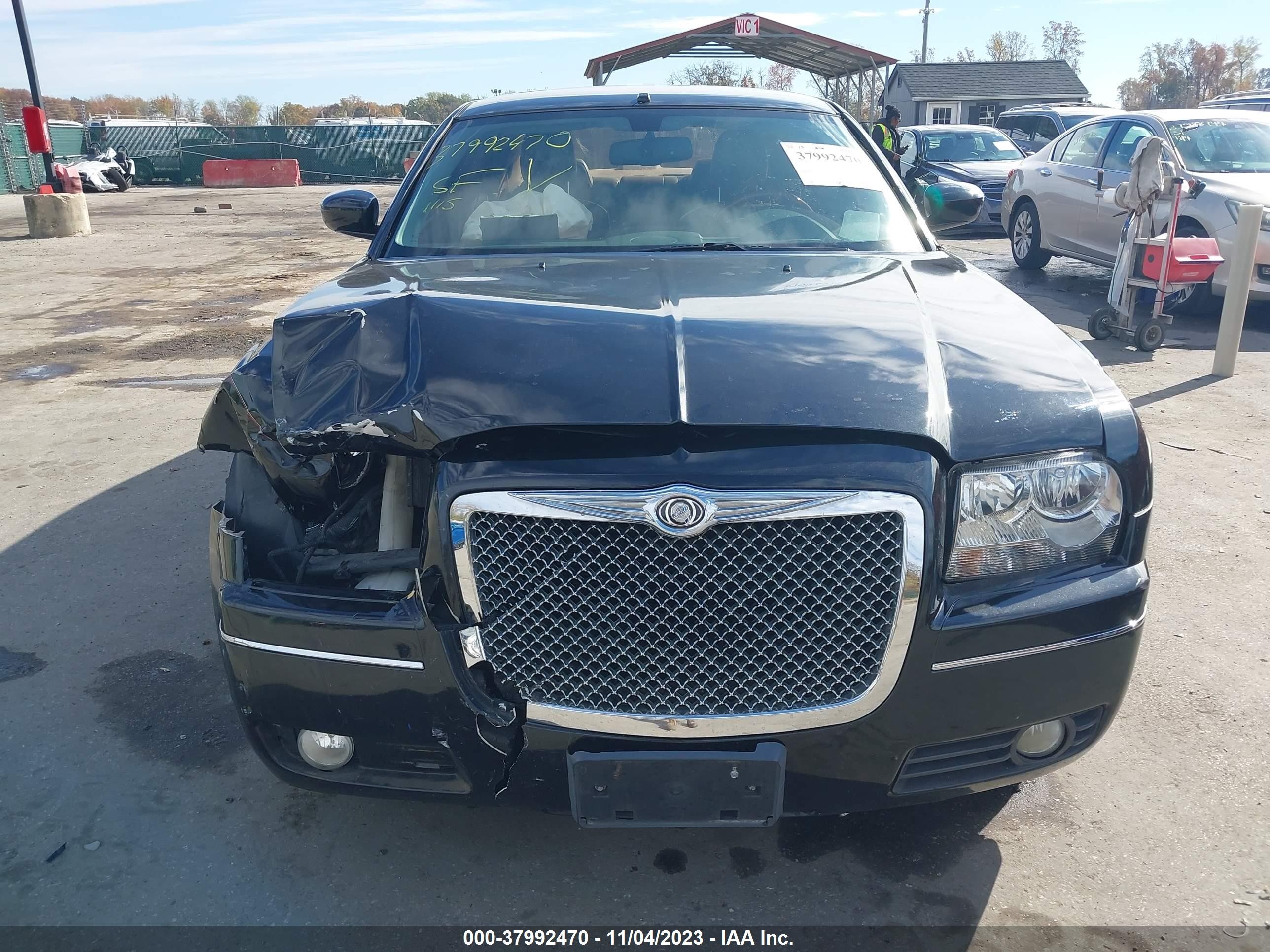 Photo 11 VIN: 2C3LA53G46H515947 - CHRYSLER 300 