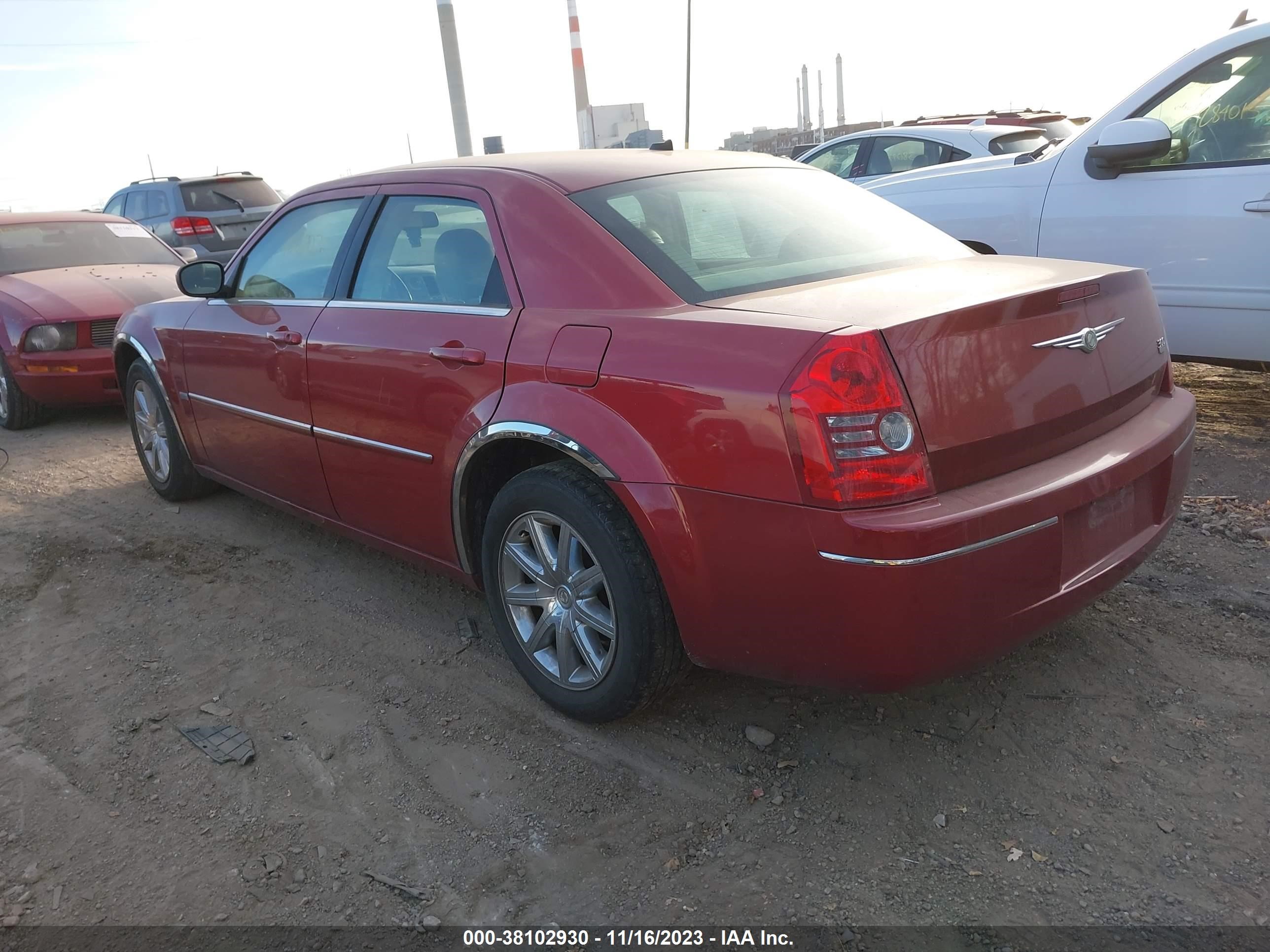 Photo 2 VIN: 2C3LA53G48H231088 - CHRYSLER 300 