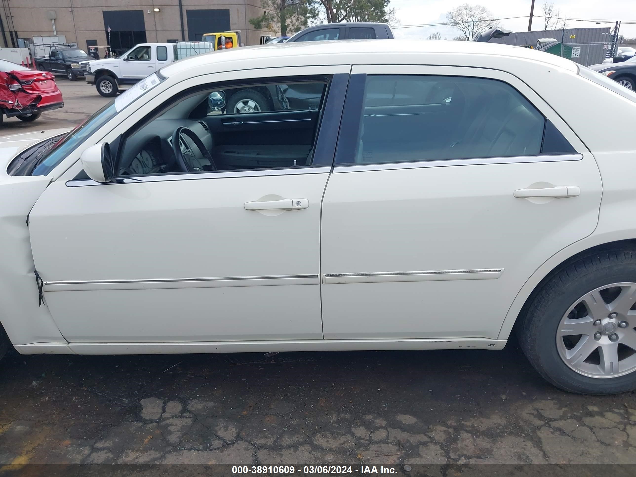 Photo 14 VIN: 2C3LA53G67H805463 - CHRYSLER 300 