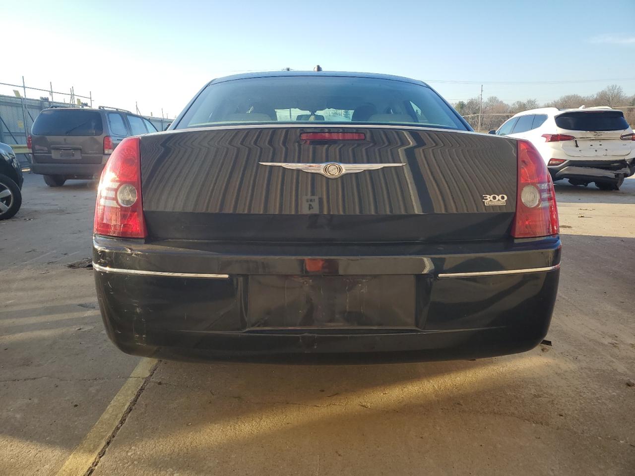 Photo 5 VIN: 2C3LA53G78H135536 - CHRYSLER 300 