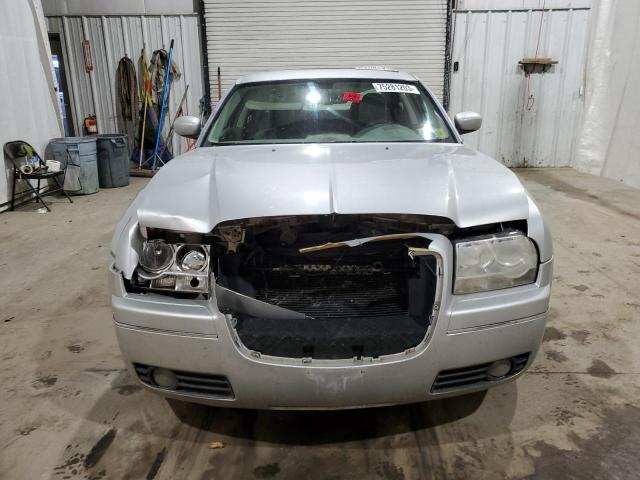 Photo 4 VIN: 2C3LA53G78H233675 - CHRYSLER 300 