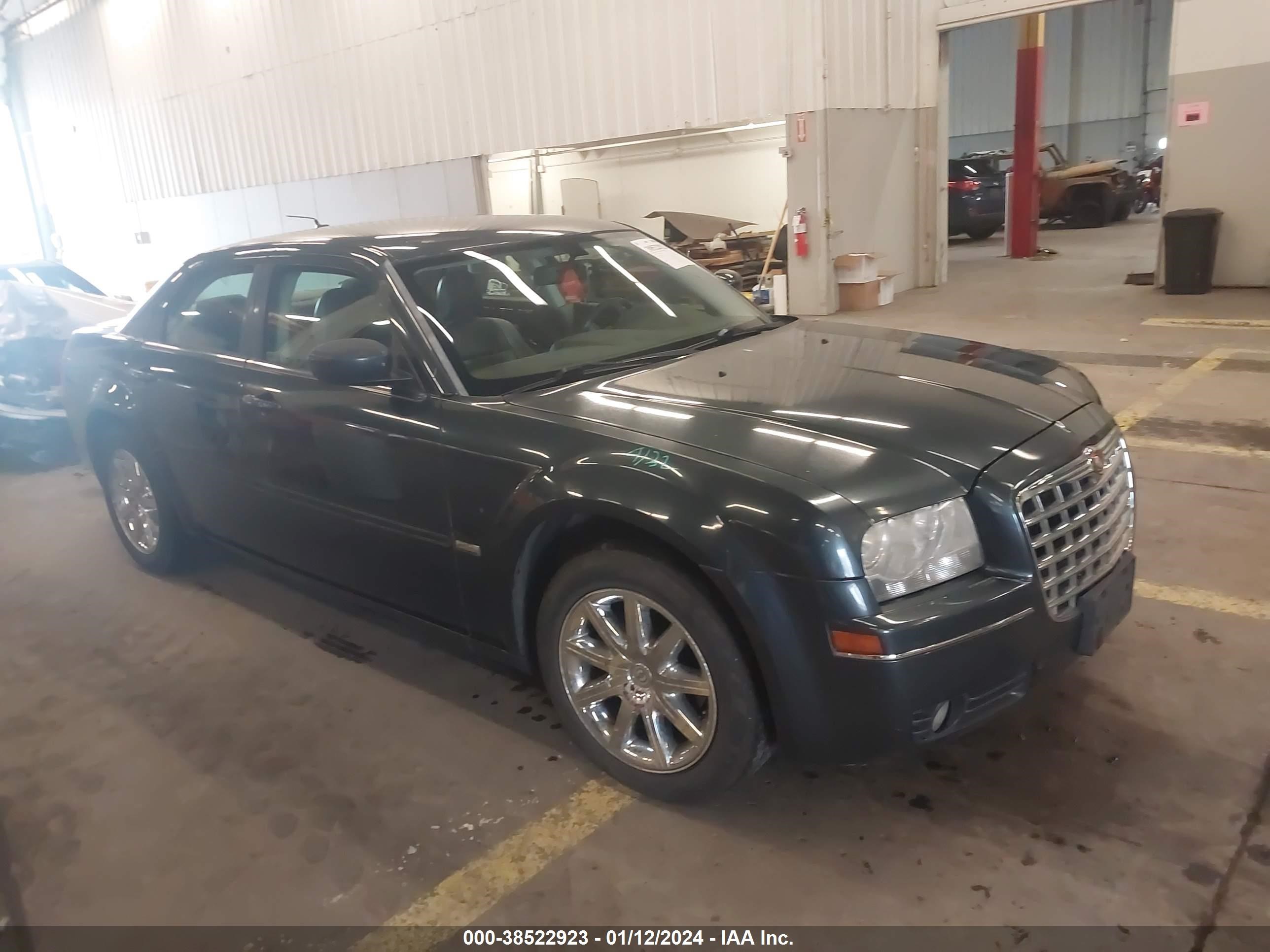 Photo 0 VIN: 2C3LA53G88H137795 - CHRYSLER 300 