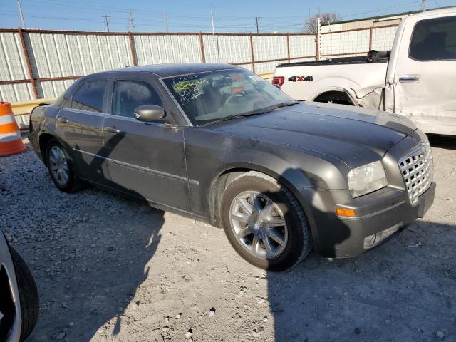 Photo 3 VIN: 2C3LA53G88H233880 - CHRYSLER 300 