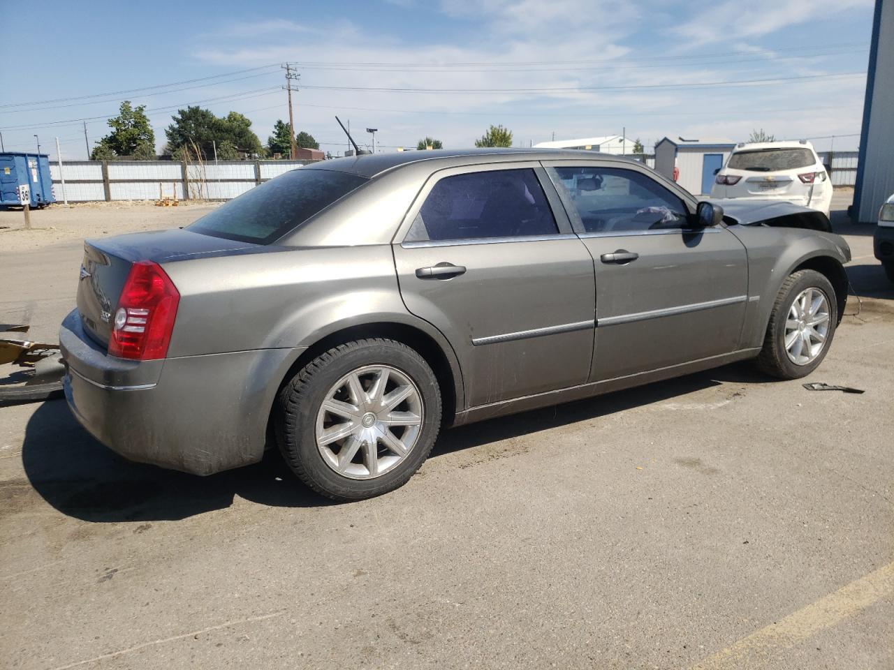 Photo 2 VIN: 2C3LA53GX8H224839 - CHRYSLER 300 