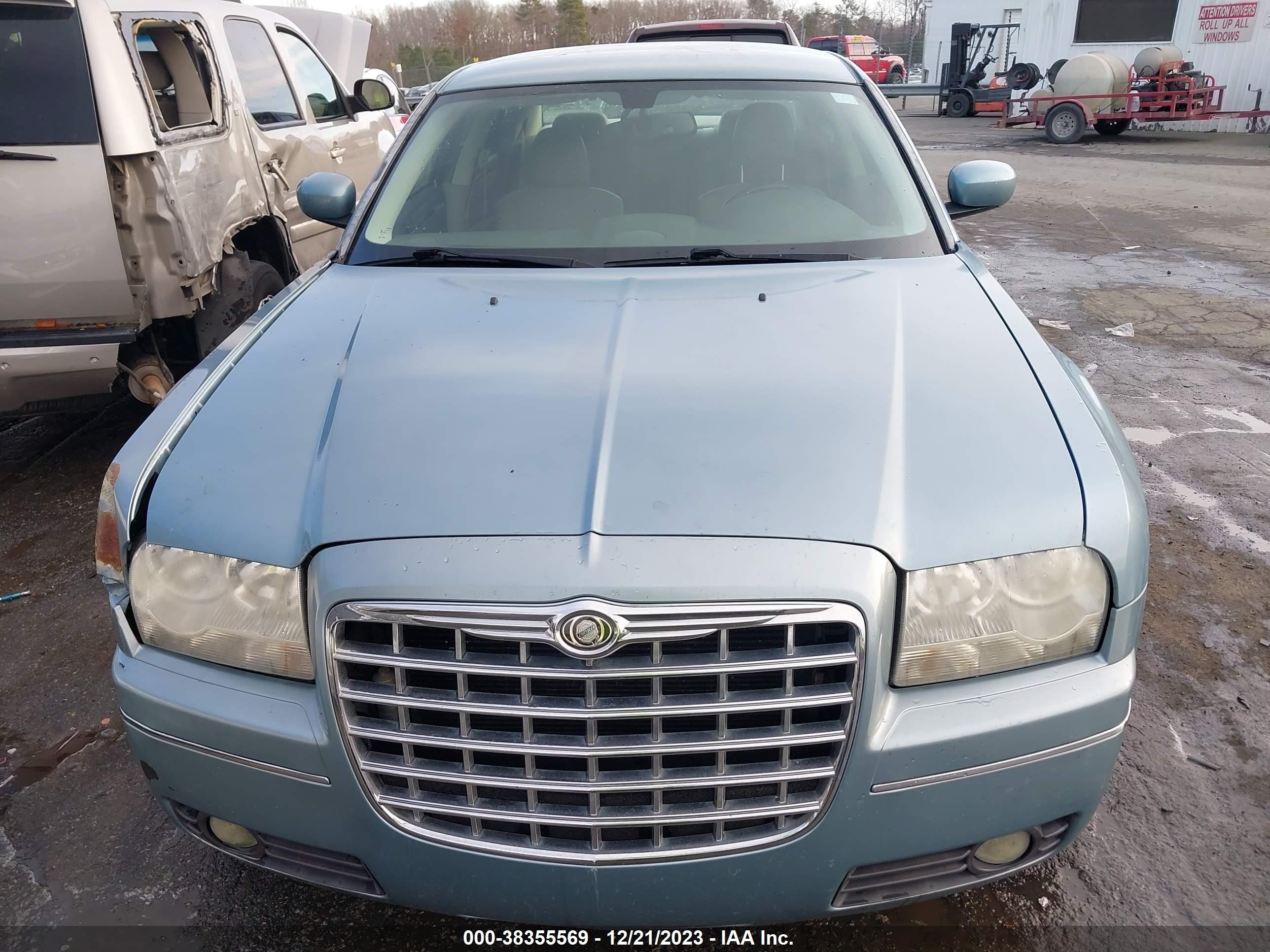 Photo 10 VIN: 2C3LA53V69H552694 - CHRYSLER 300 