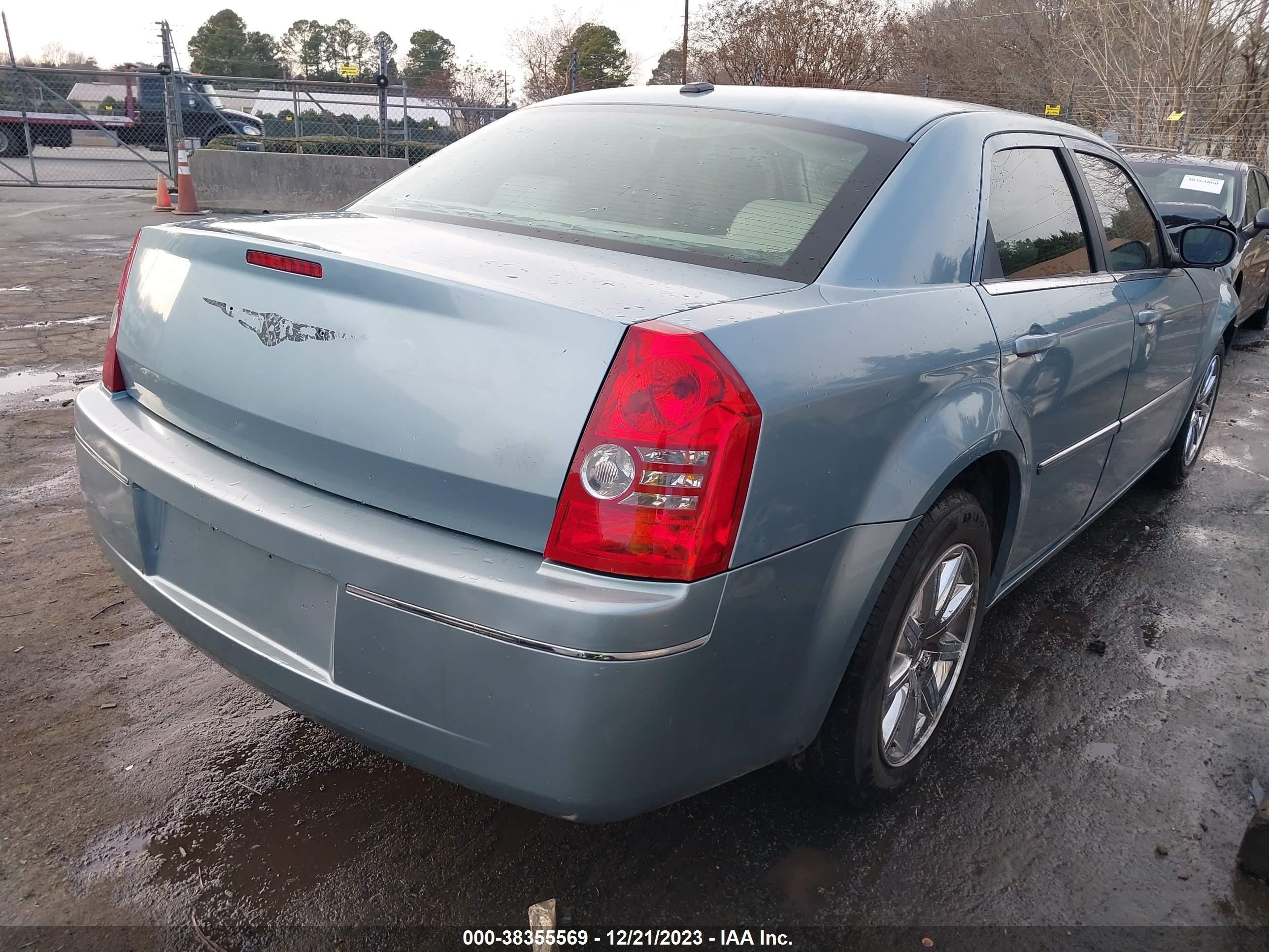 Photo 3 VIN: 2C3LA53V69H552694 - CHRYSLER 300 