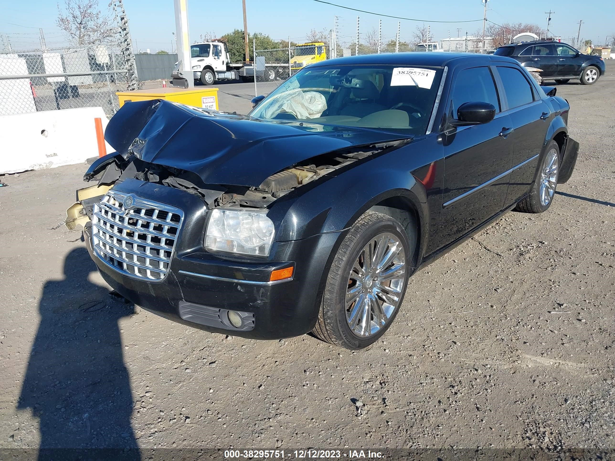 Photo 5 VIN: 2C3LA53VX9H577839 - CHRYSLER 300 