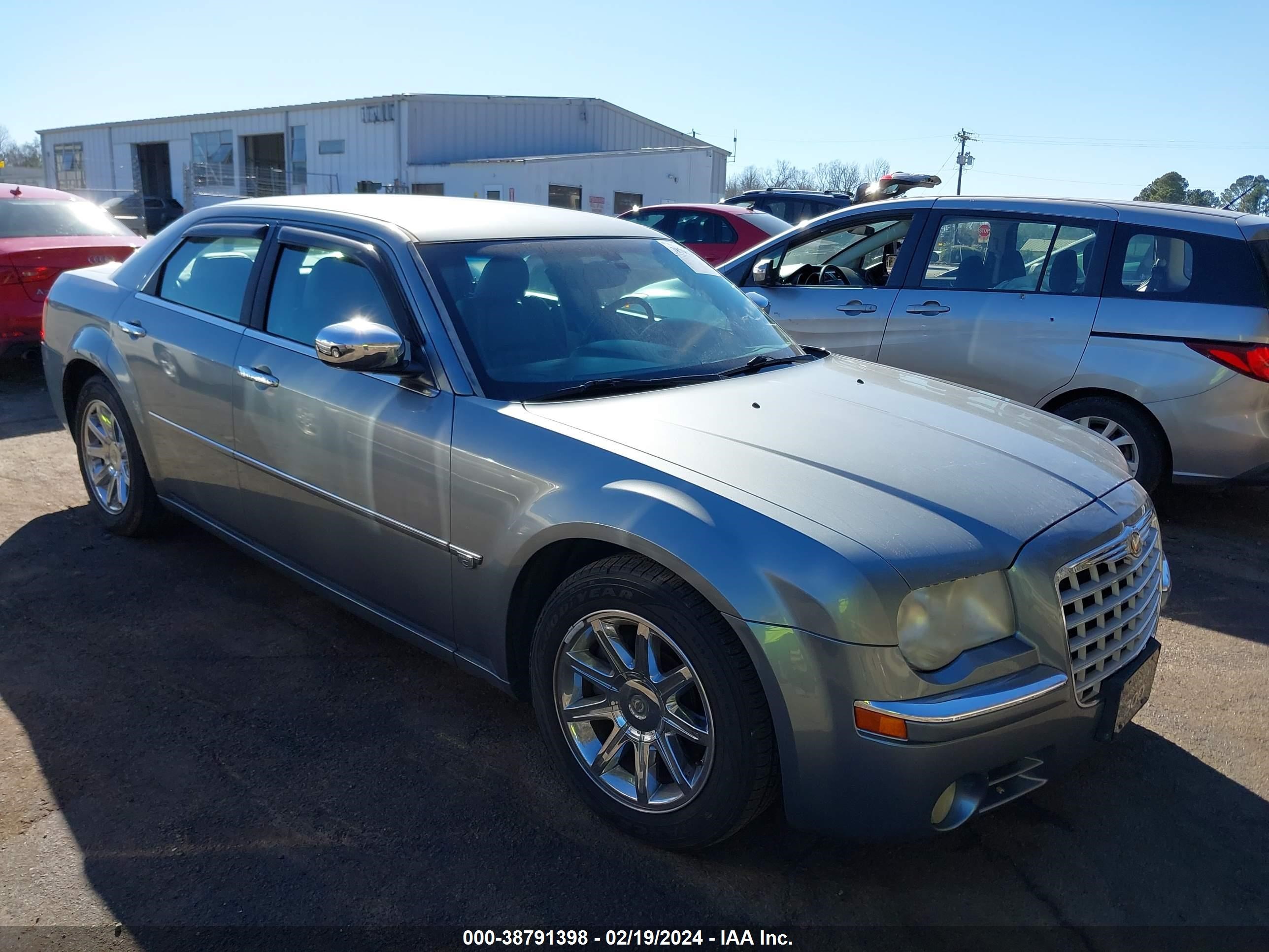 Photo 0 VIN: 2C3LA63H06H336710 - CHRYSLER 300C 