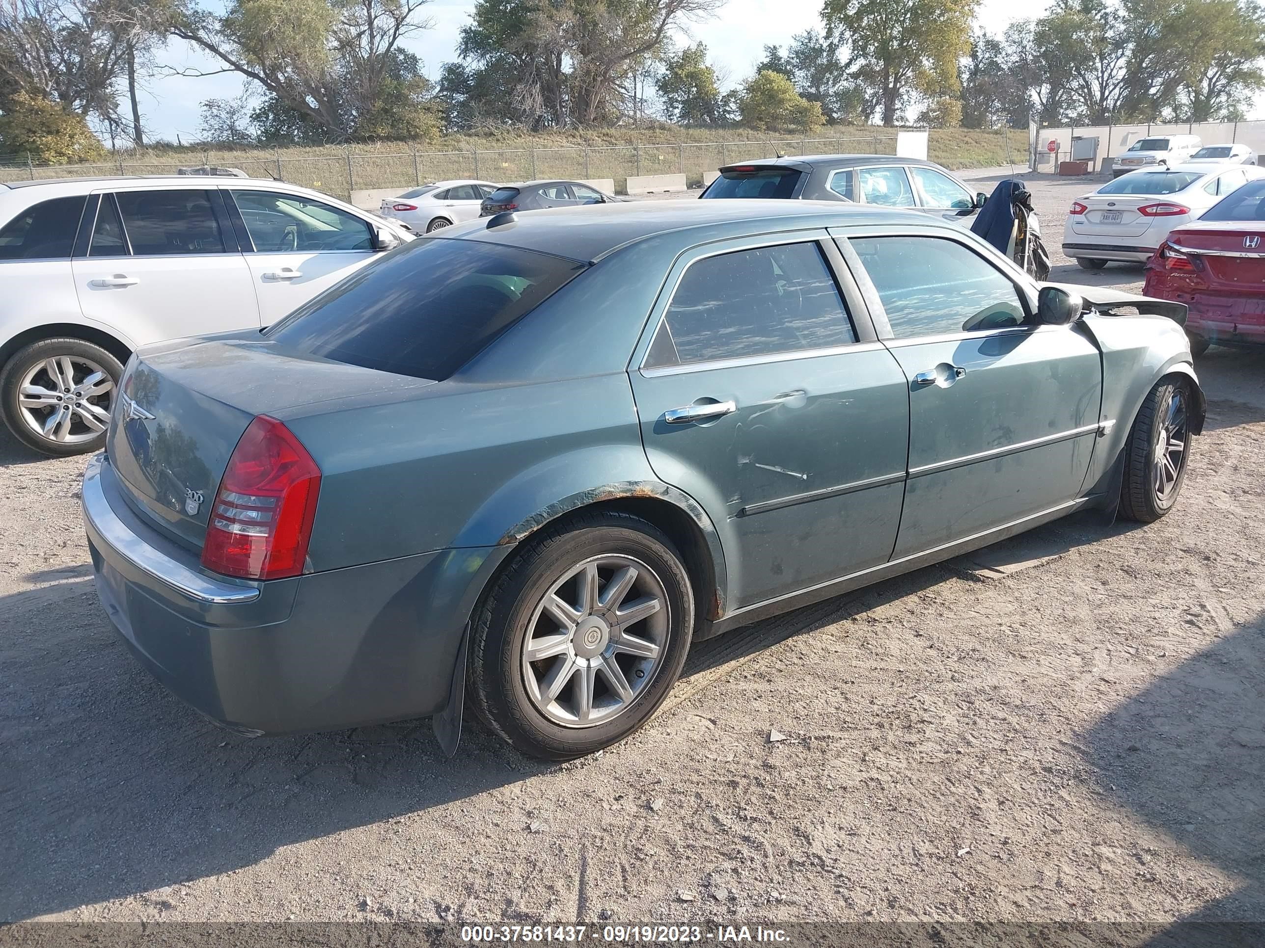 Photo 3 VIN: 2C3LA63H16H198160 - CHRYSLER 300 