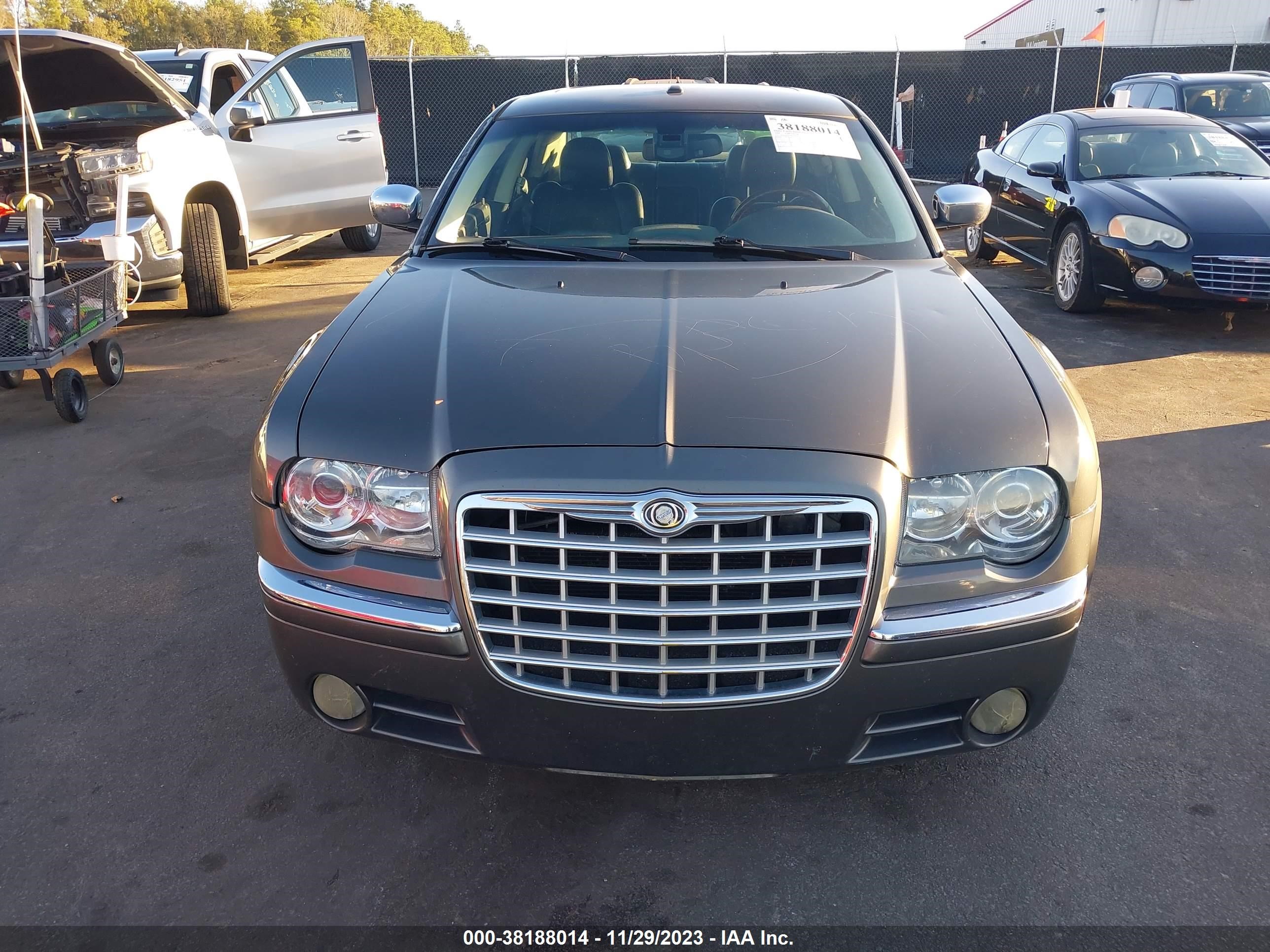 Photo 5 VIN: 2C3LA63H38H179838 - CHRYSLER 300C 