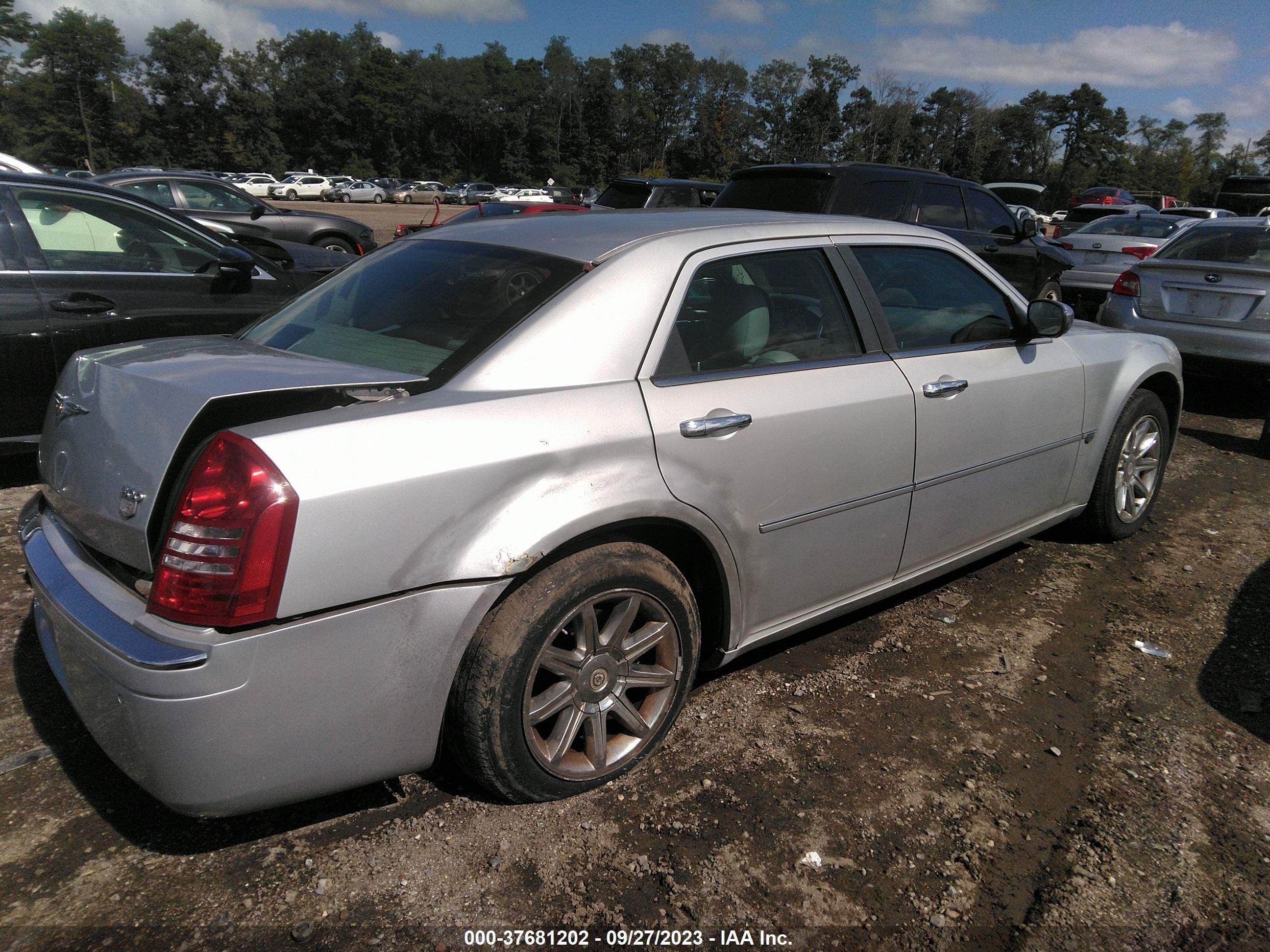 Photo 3 VIN: 2C3LA63H46H187587 - CHRYSLER 300 