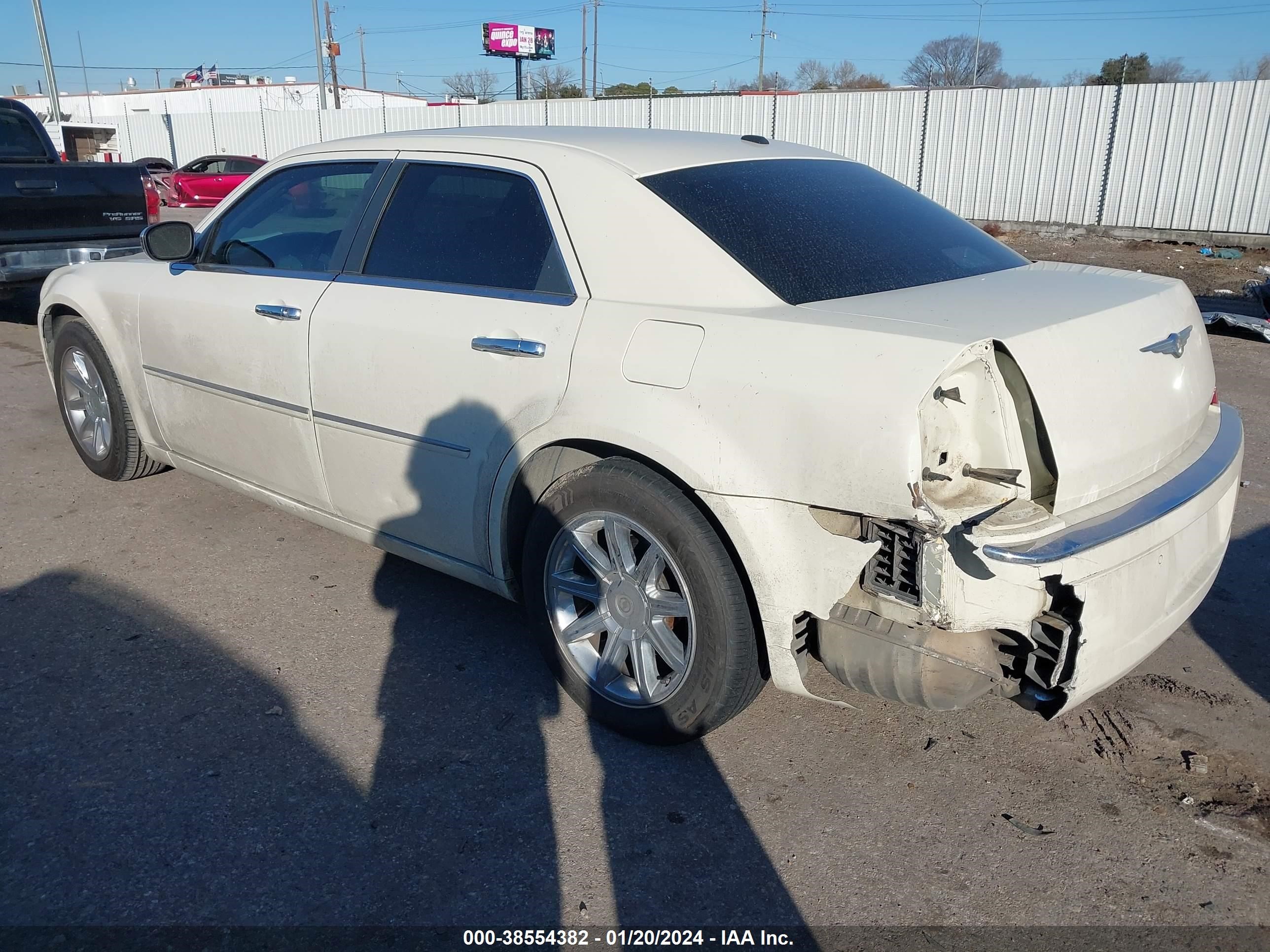 Photo 2 VIN: 2C3LA63H66H450453 - CHRYSLER 300 