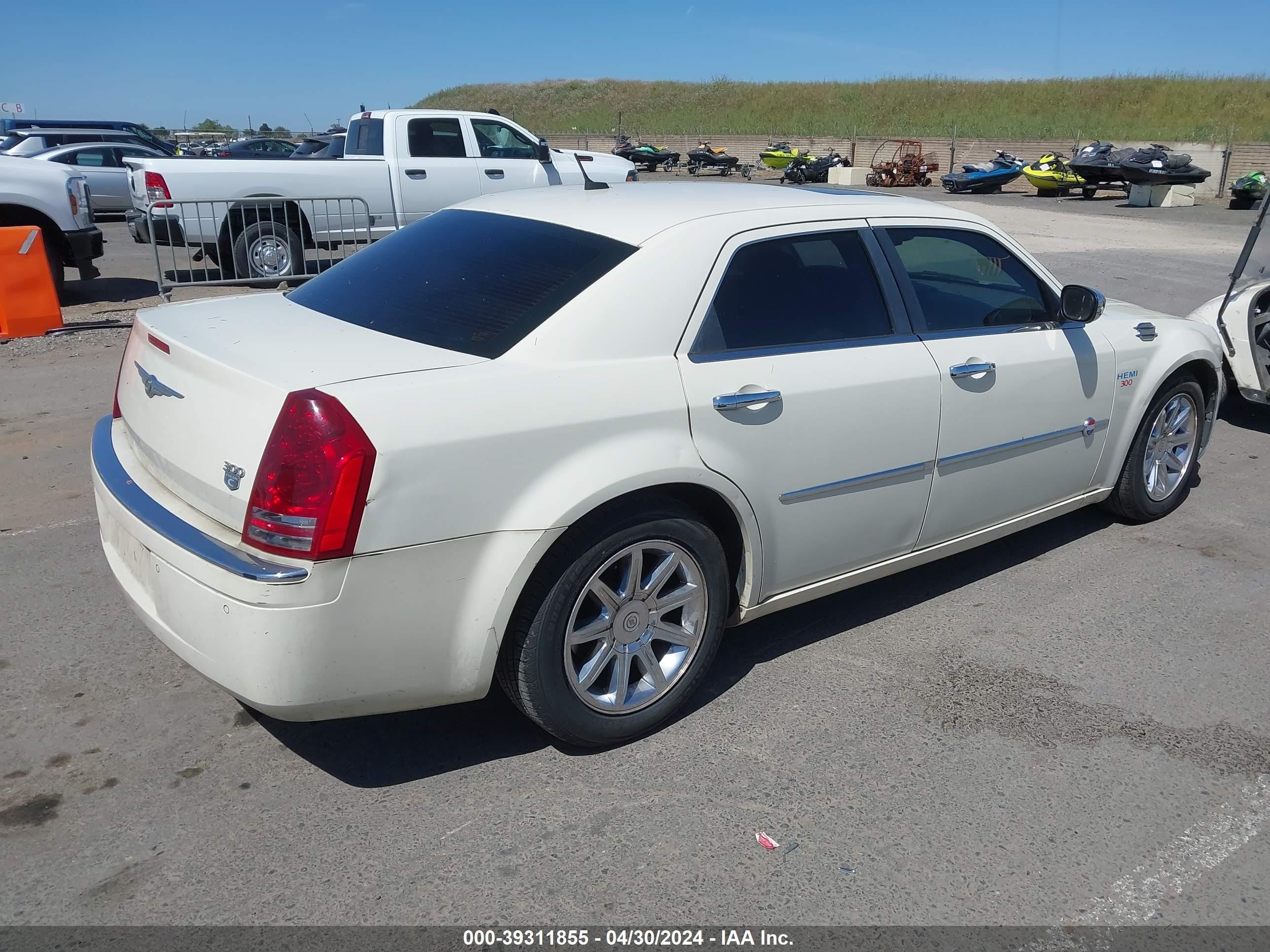 Photo 3 VIN: 2C3LA63H68H135459 - CHRYSLER 300C 