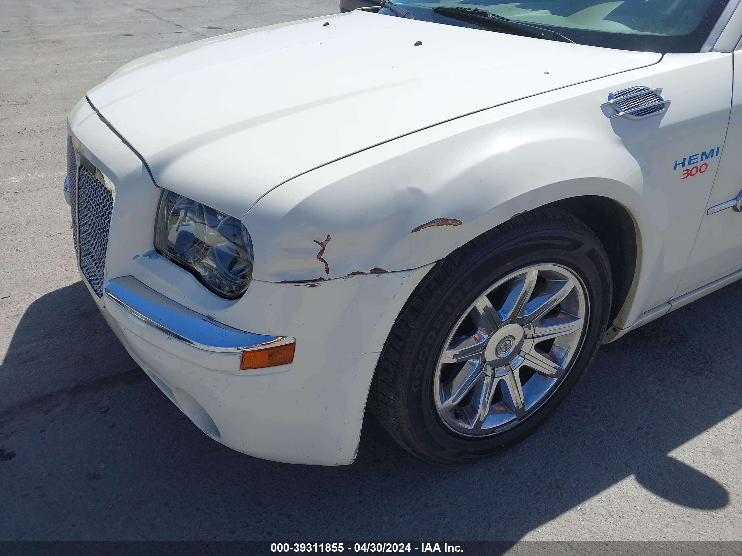 Photo 5 VIN: 2C3LA63H68H135459 - CHRYSLER 300C 