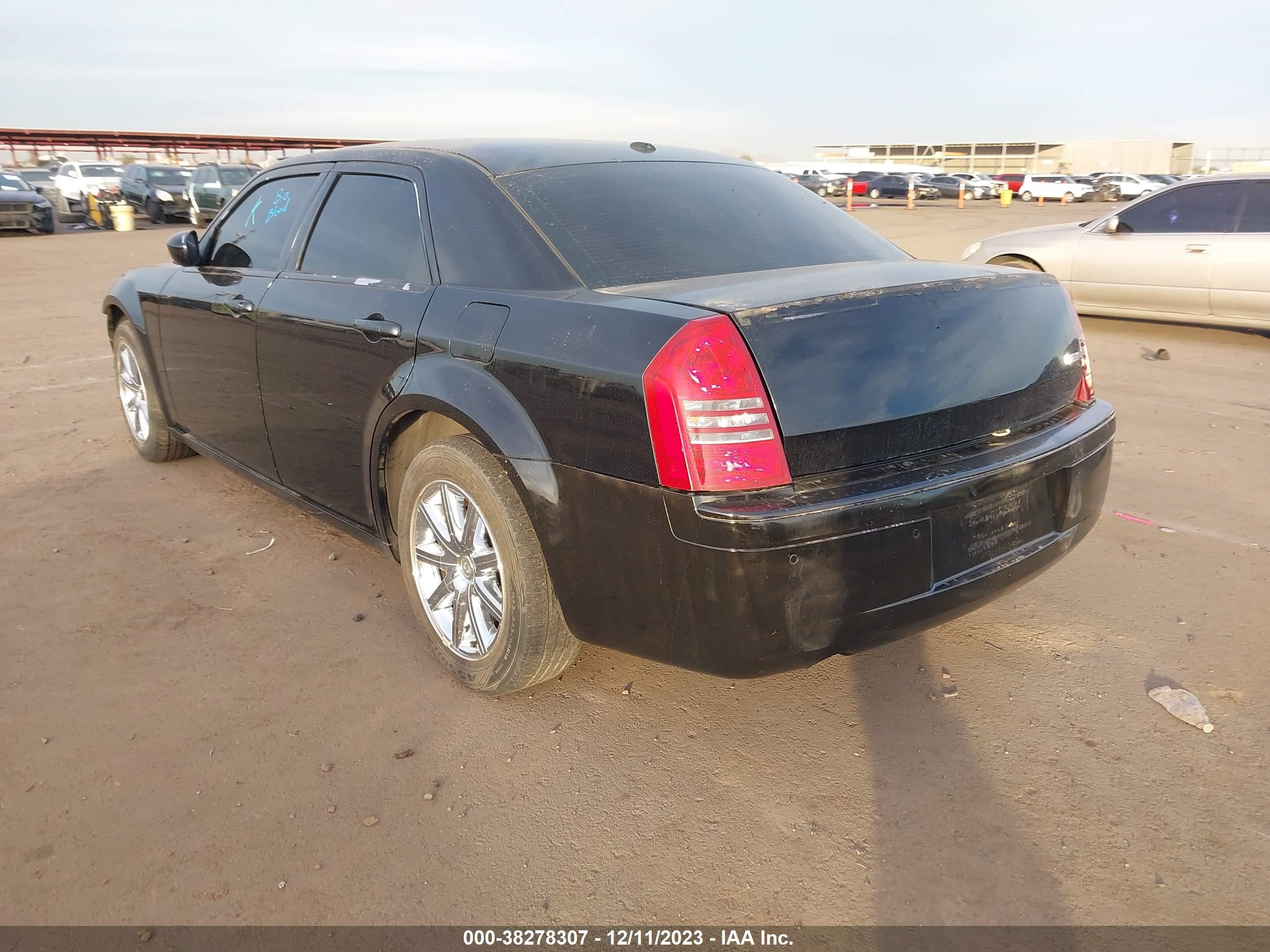 Photo 2 VIN: 2C3LA73WX6H515373 - CHRYSLER 300C 