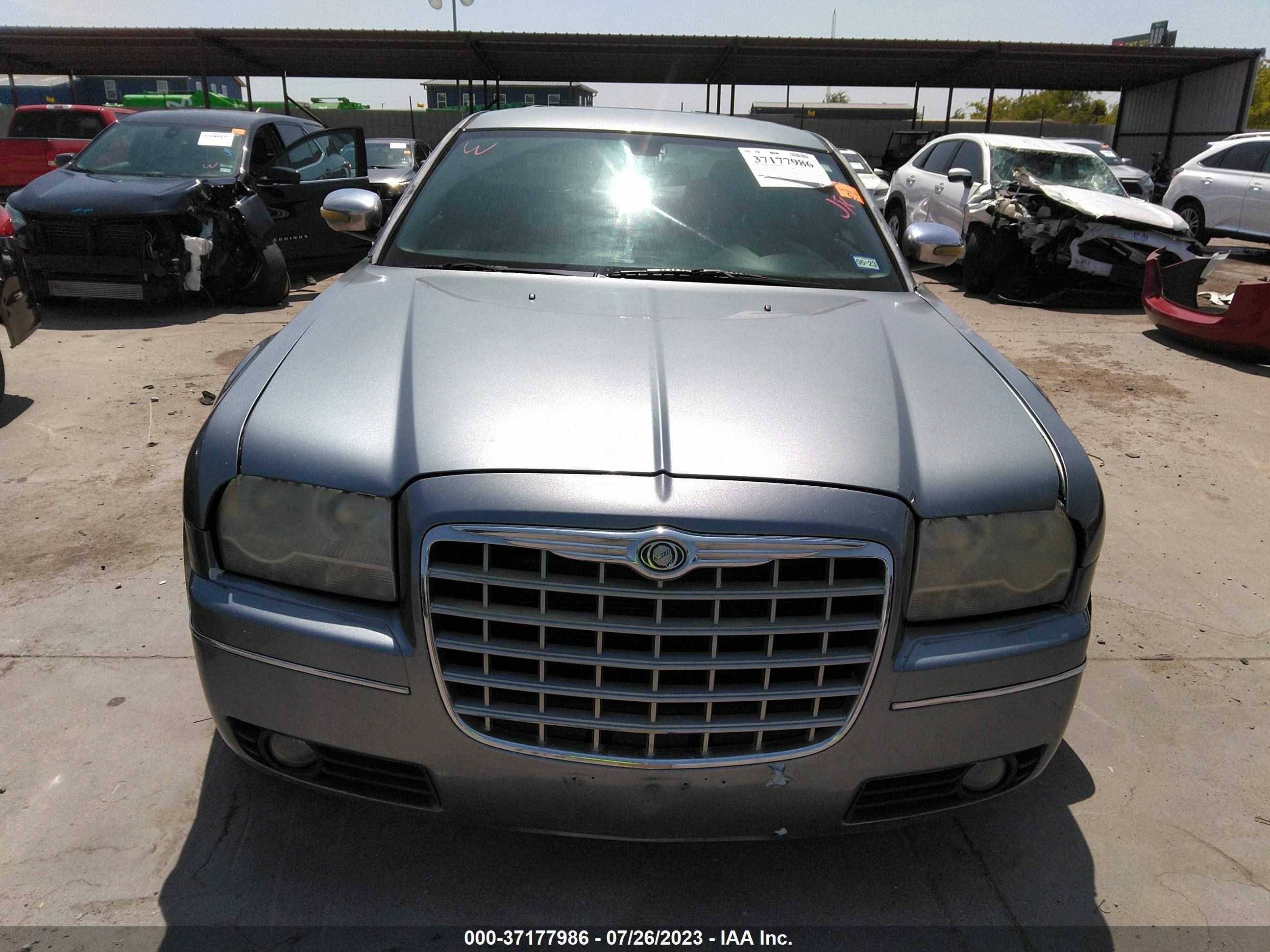 Photo 5 VIN: 2C3LK53G86H424936 - CHRYSLER 300 