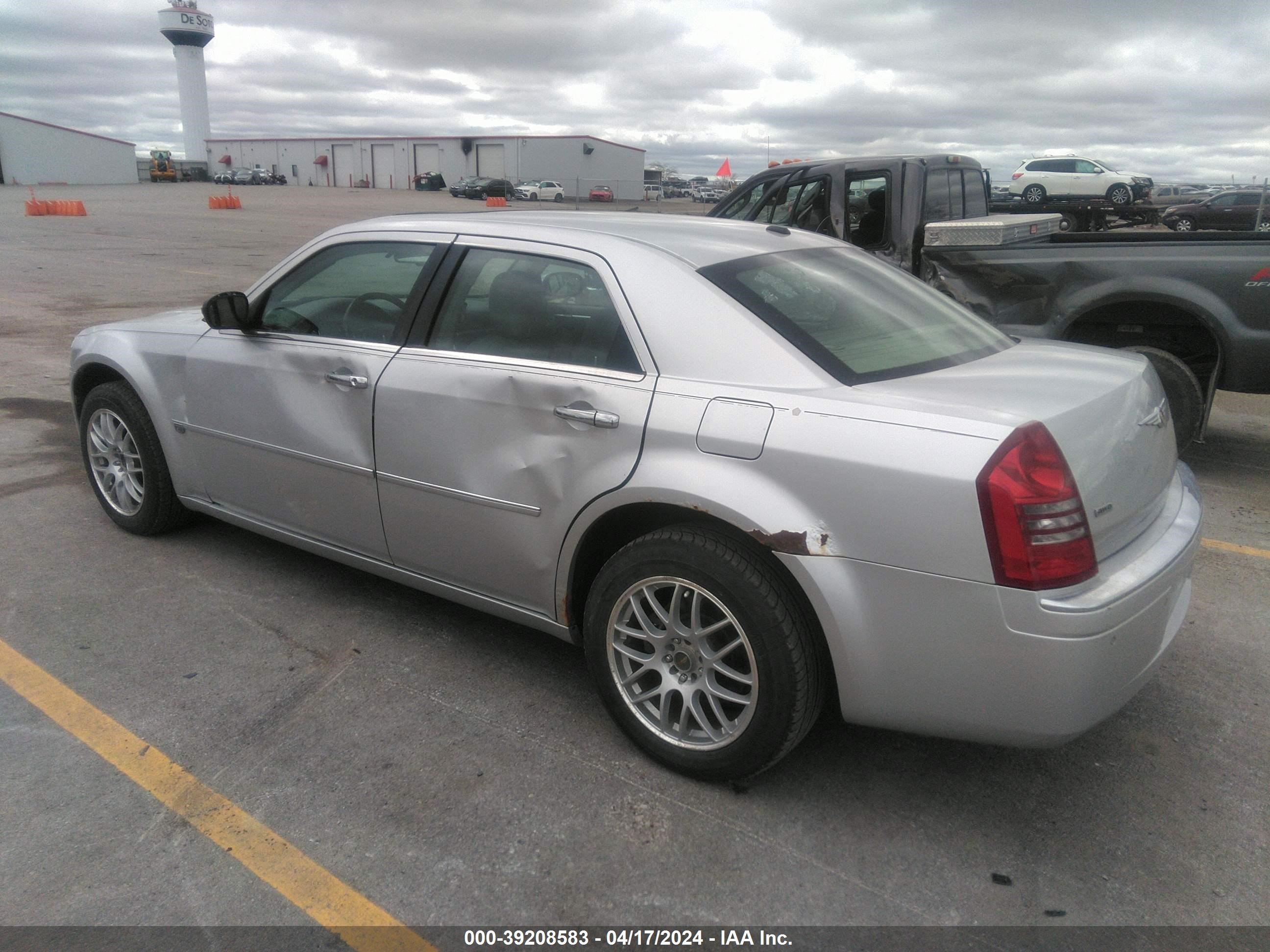 Photo 2 VIN: 2C3LK63H17H634505 - CHRYSLER 300C 