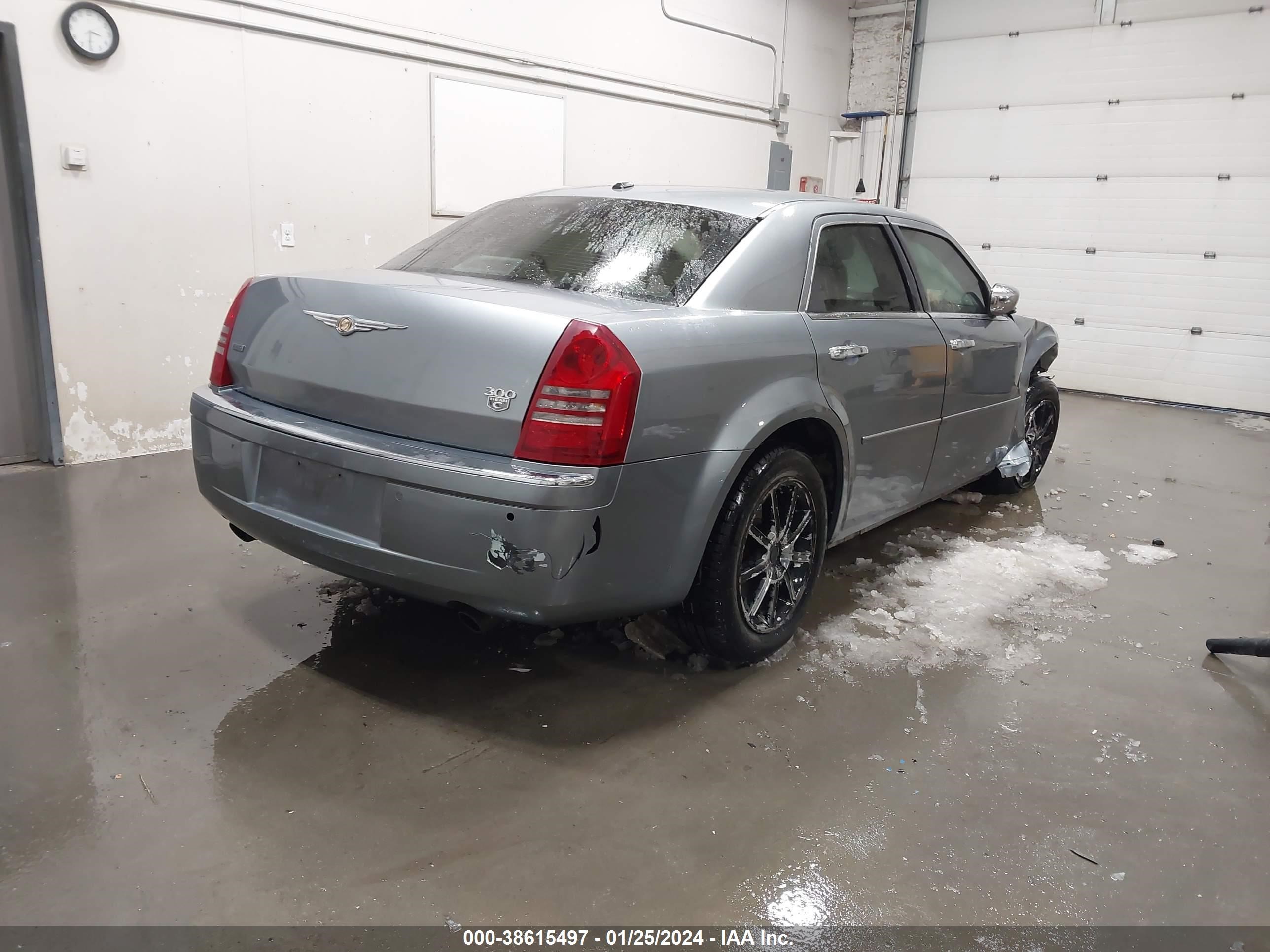 Photo 3 VIN: 2C3LK63H47H655543 - CHRYSLER 300C 