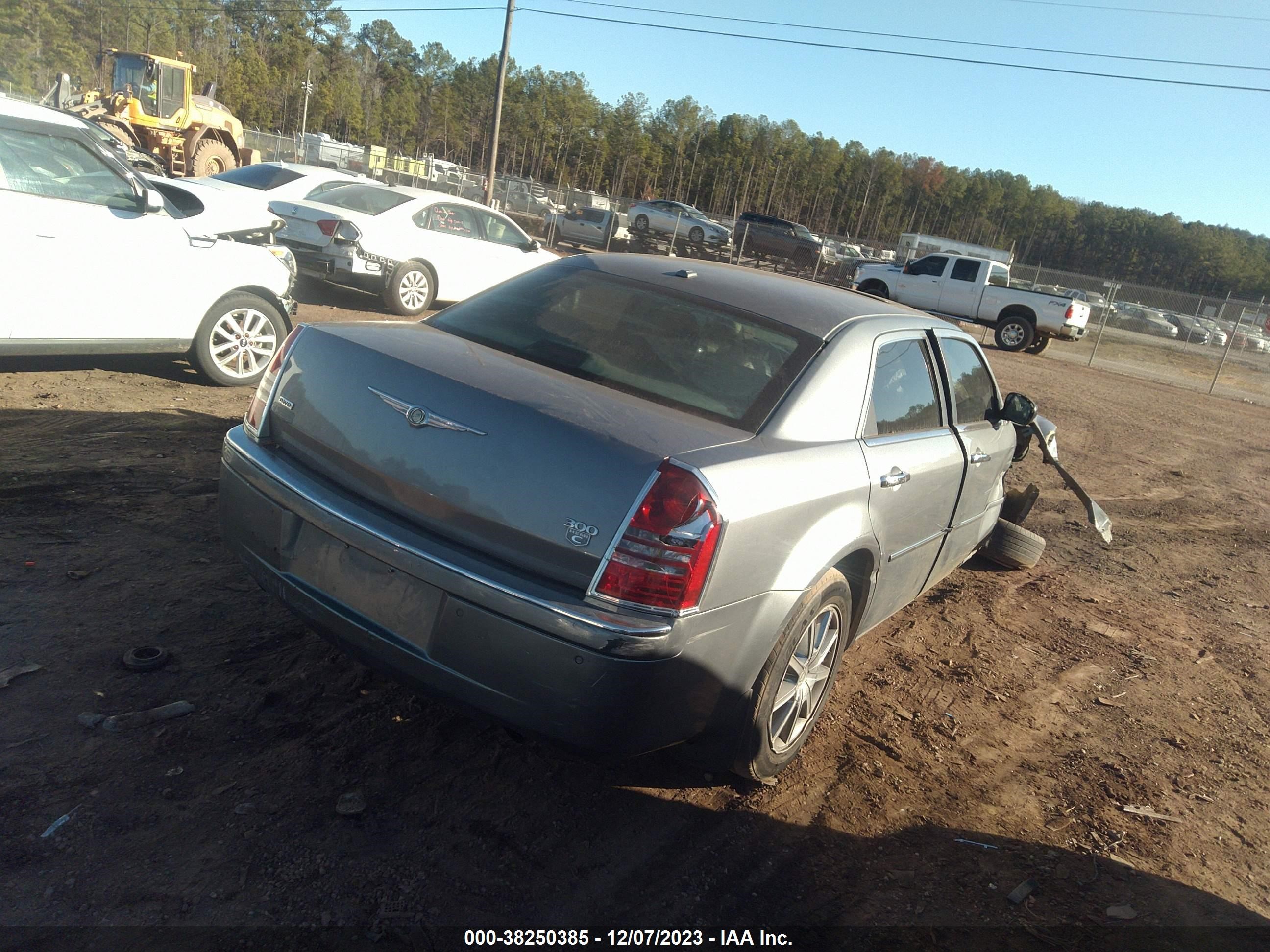 Photo 3 VIN: 2C3LK63H47H872901 - CHRYSLER 300C 