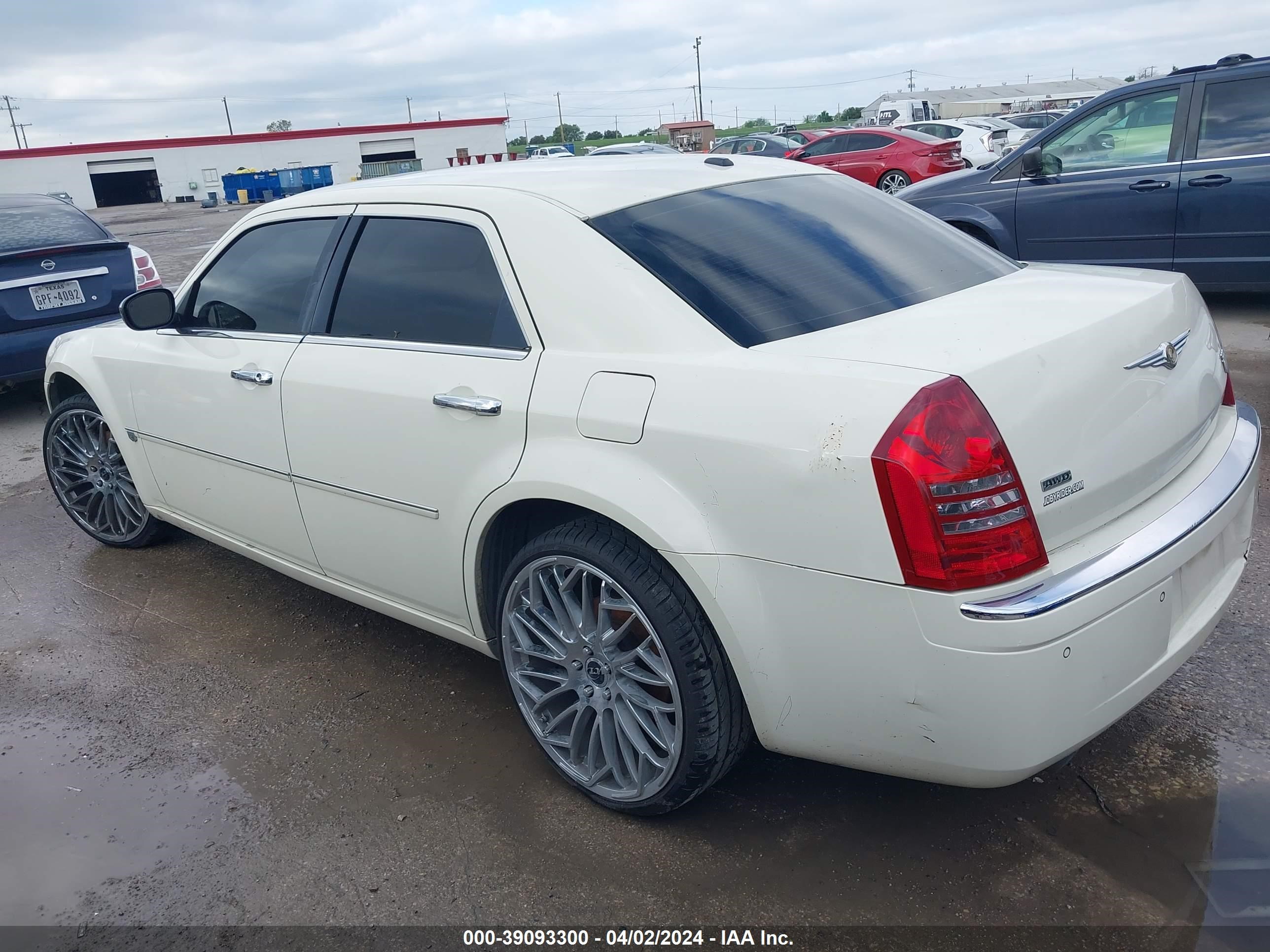 Photo 2 VIN: 2C3LK63H56H345528 - CHRYSLER 300C 