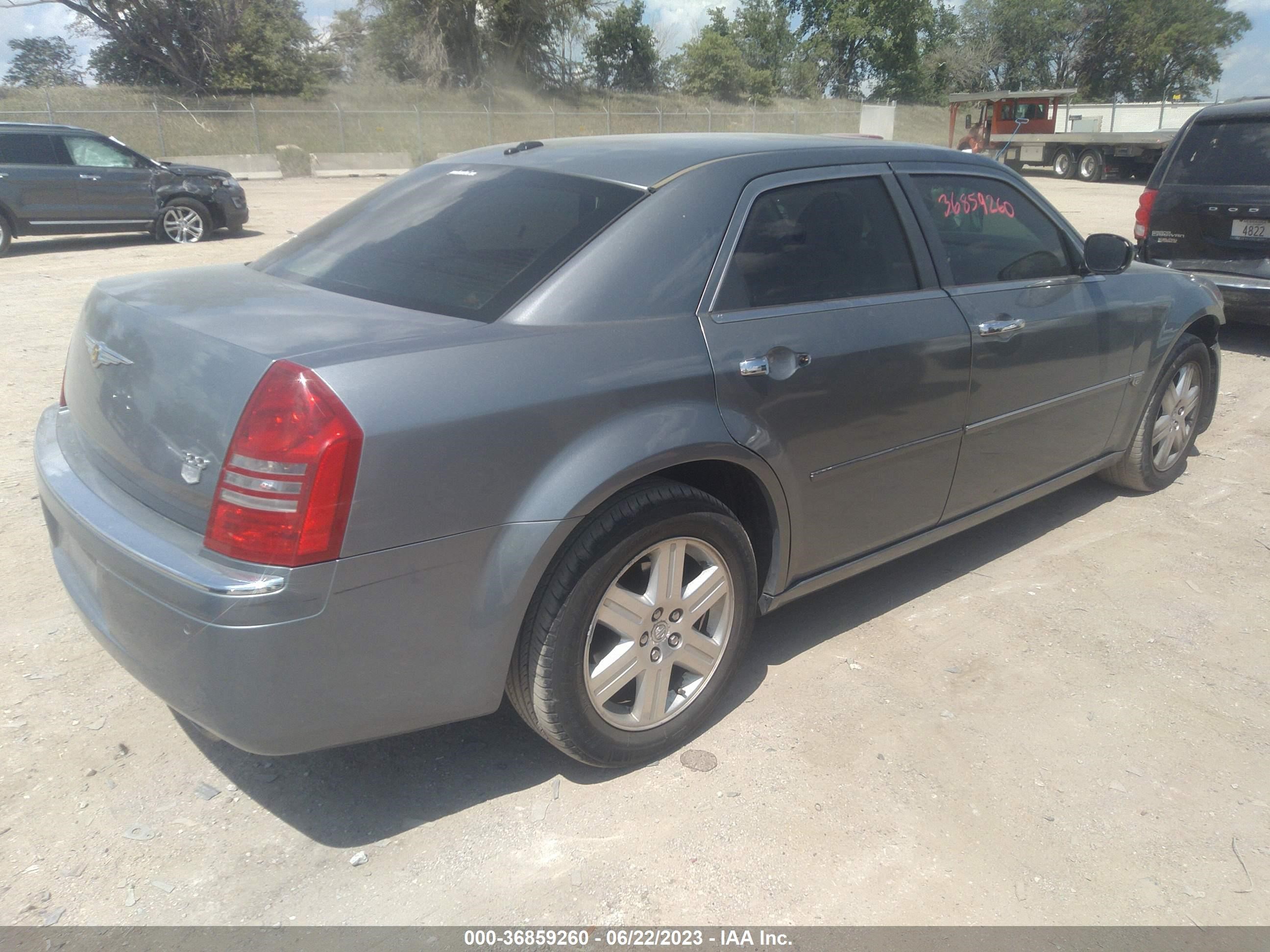 Photo 3 VIN: 2C3LK63HX6H430770 - CHRYSLER 300C 