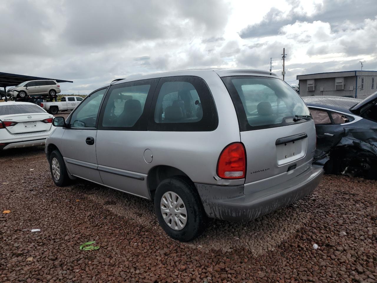 Photo 1 VIN: 2C4FJ25B3YR897216 - CHRYSLER VOYAGER 