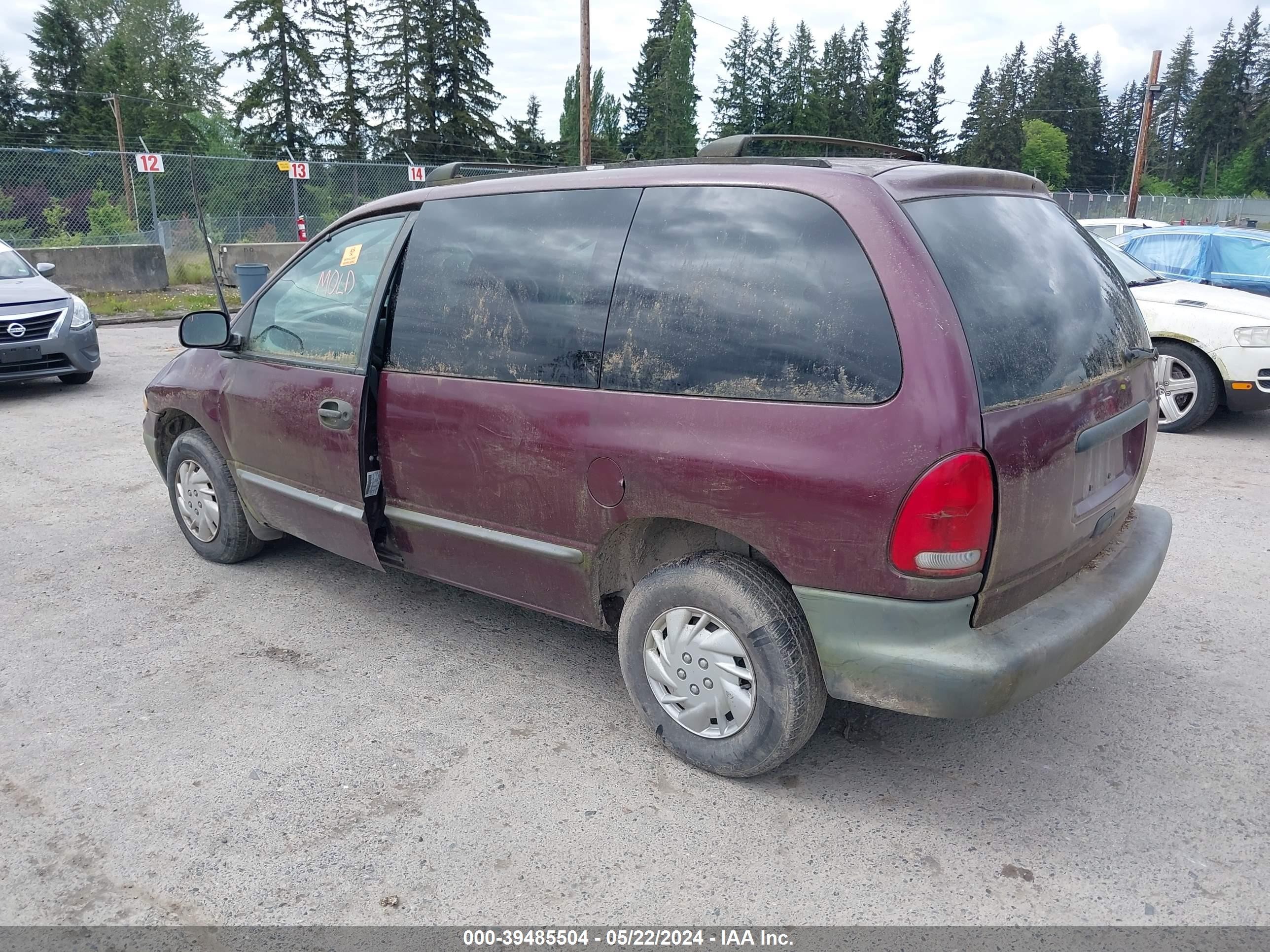 Photo 2 VIN: 2C4FJ25B4YR736390 - CHRYSLER VOYAGER 