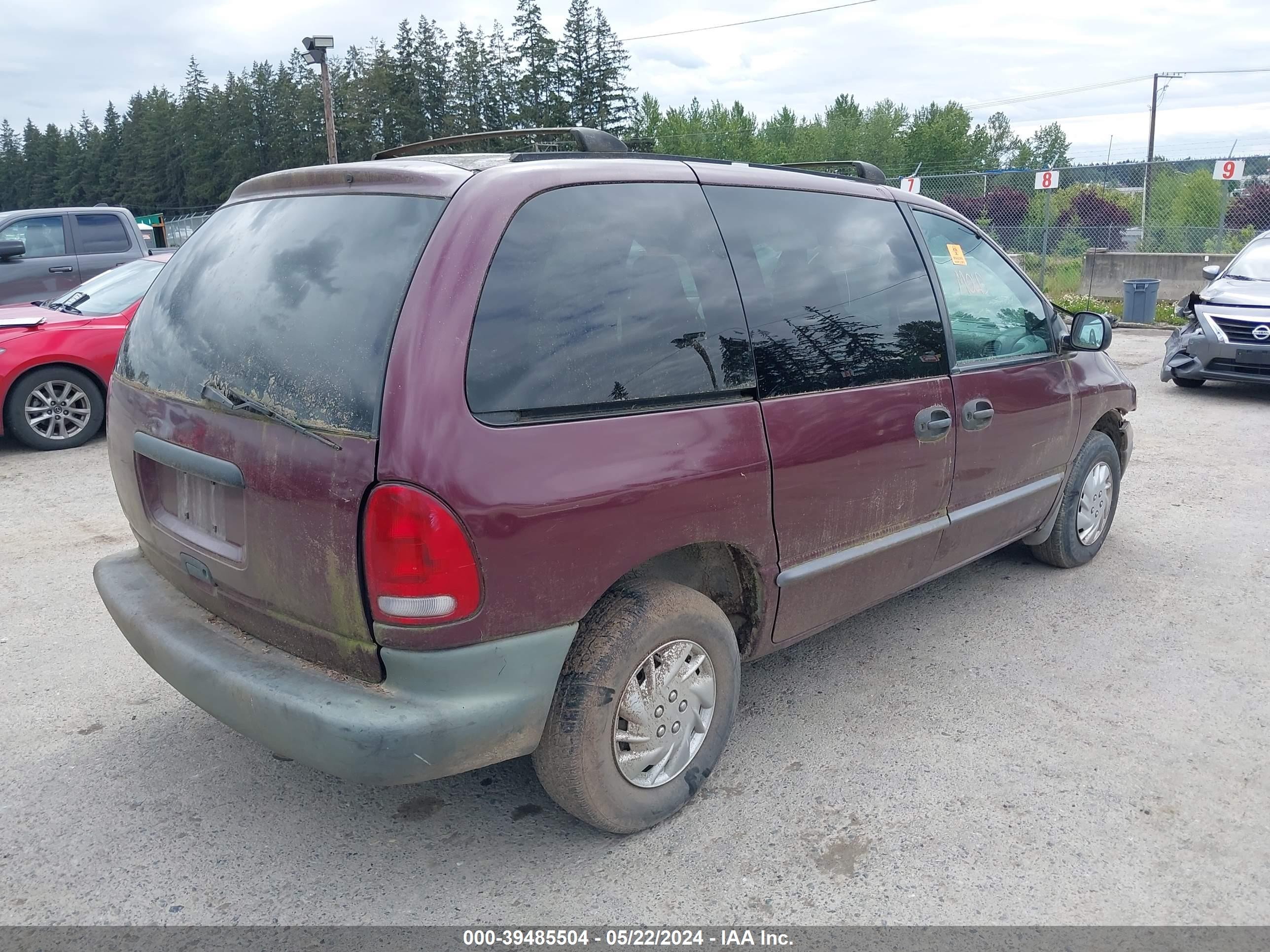 Photo 3 VIN: 2C4FJ25B4YR736390 - CHRYSLER VOYAGER 