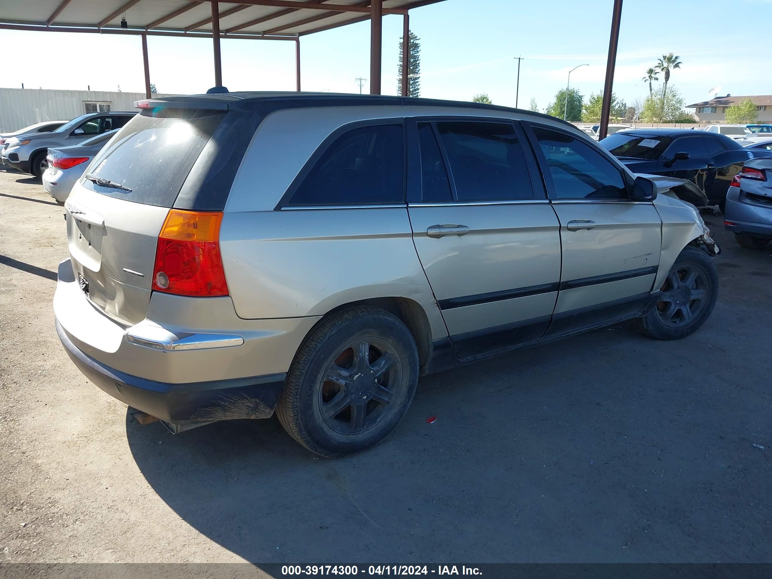 Photo 3 VIN: 2C4GF68405R417574 - CHRYSLER PACIFICA 