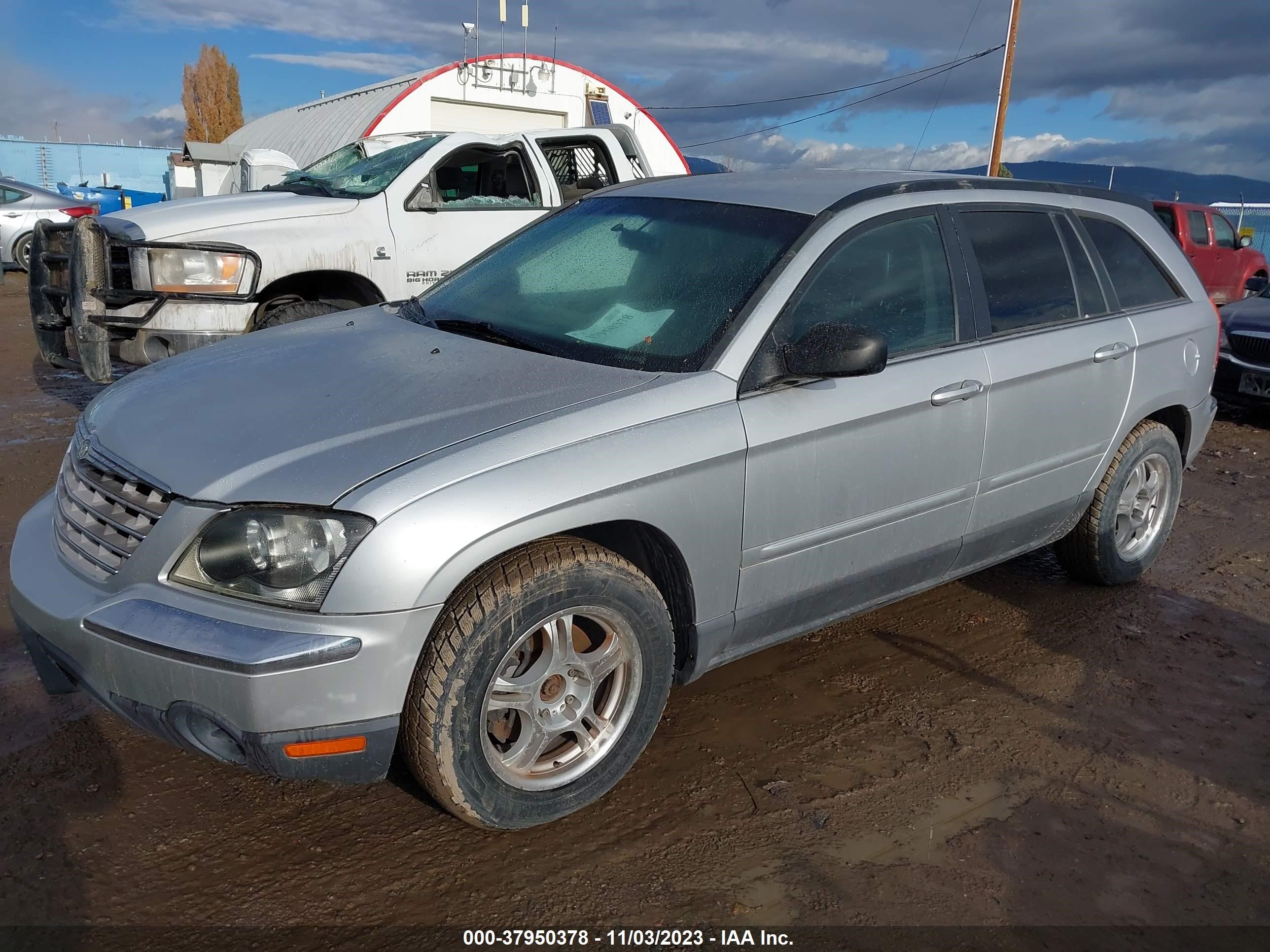 Photo 1 VIN: 2C4GF68405R654209 - CHRYSLER PACIFICA 