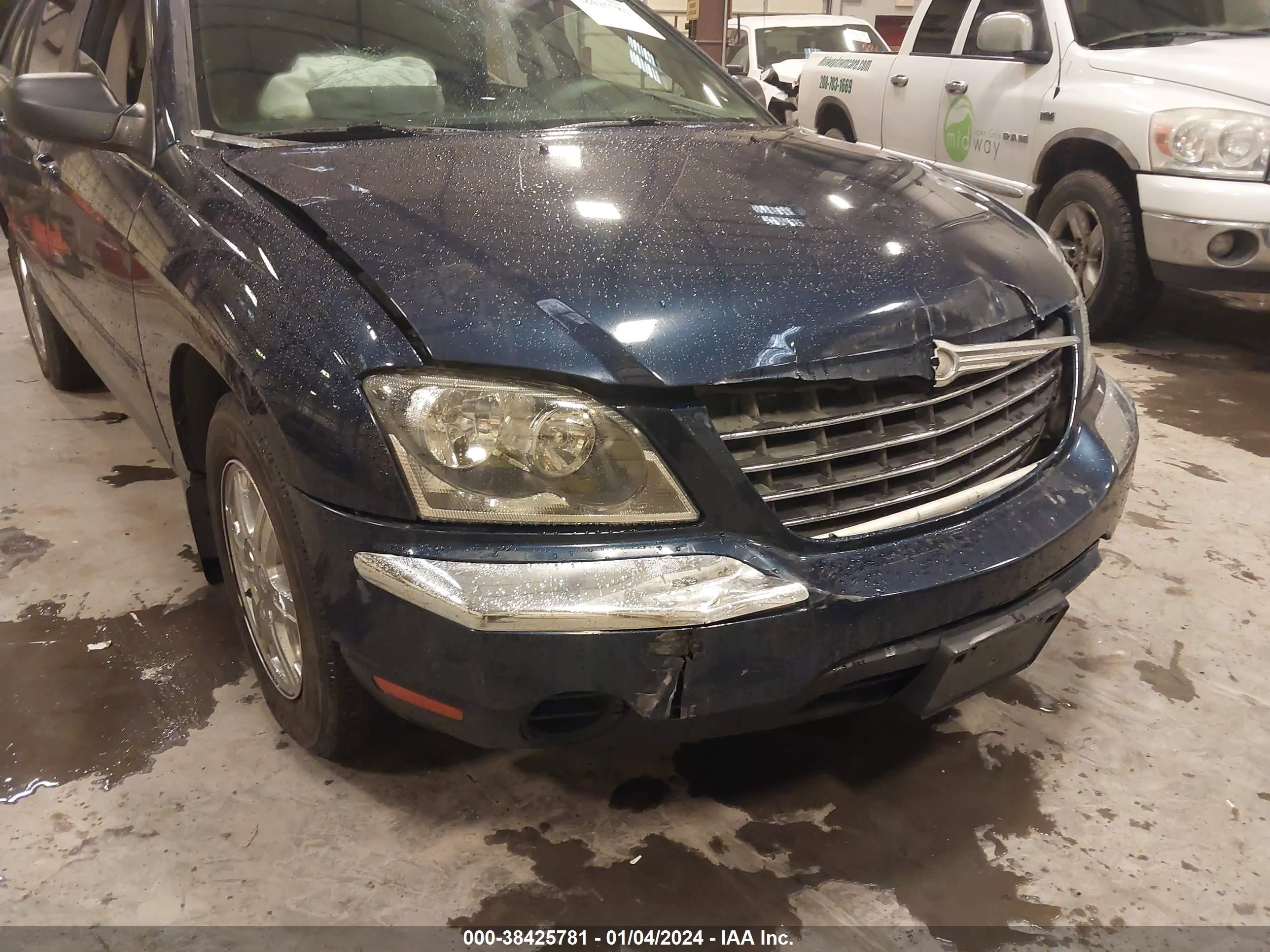 Photo 5 VIN: 2C4GF68445R652320 - CHRYSLER PACIFICA 