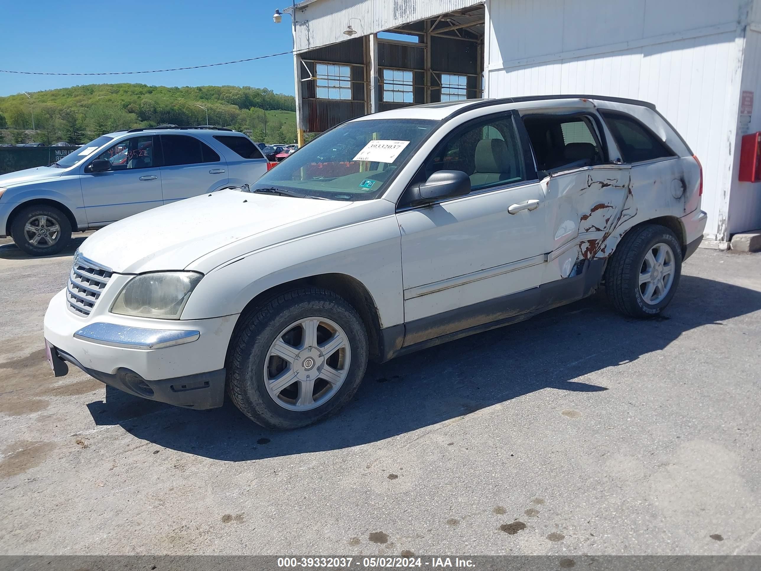 Photo 1 VIN: 2C4GF684X5R253749 - CHRYSLER PACIFICA 