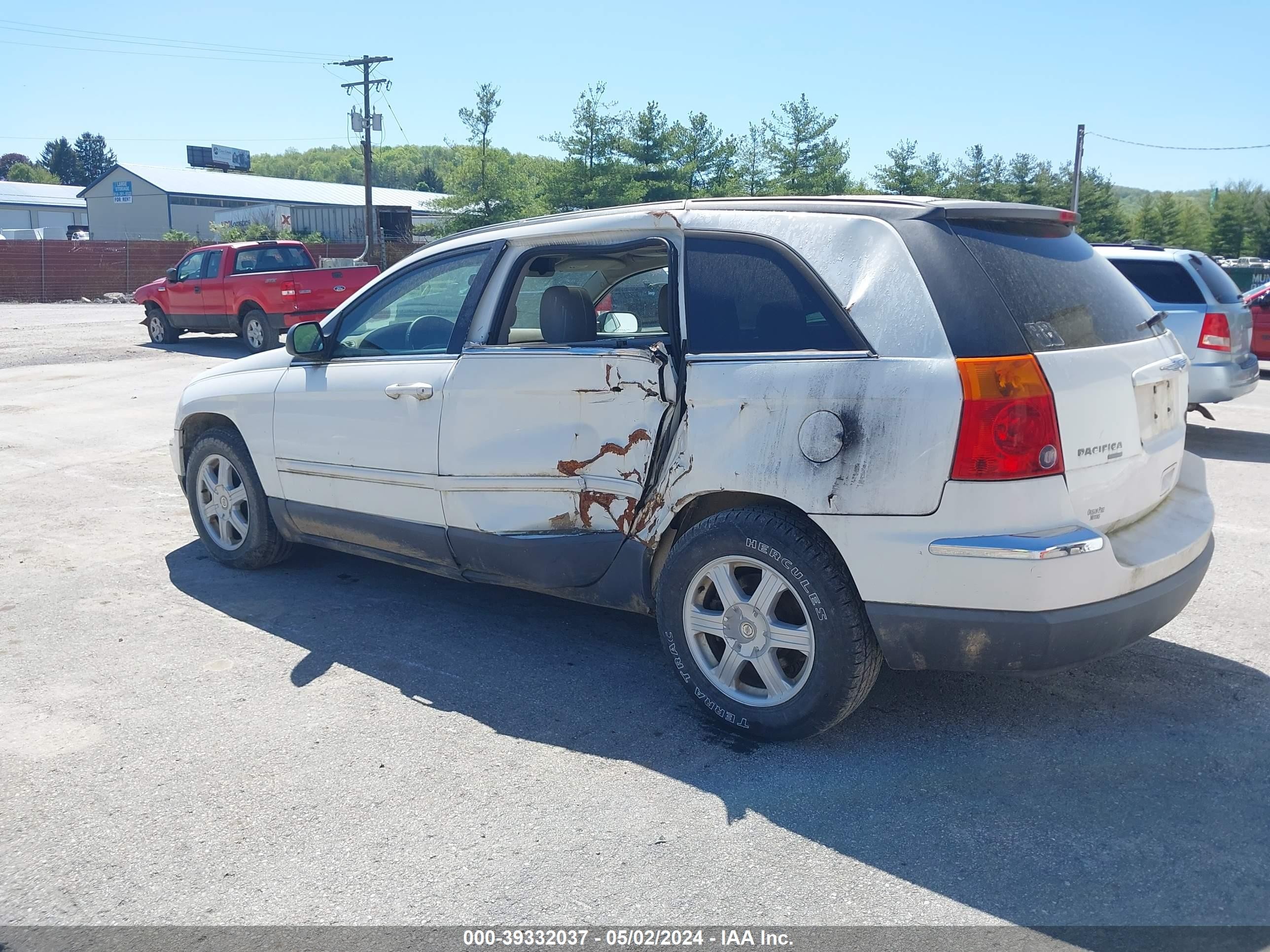 Photo 2 VIN: 2C4GF684X5R253749 - CHRYSLER PACIFICA 