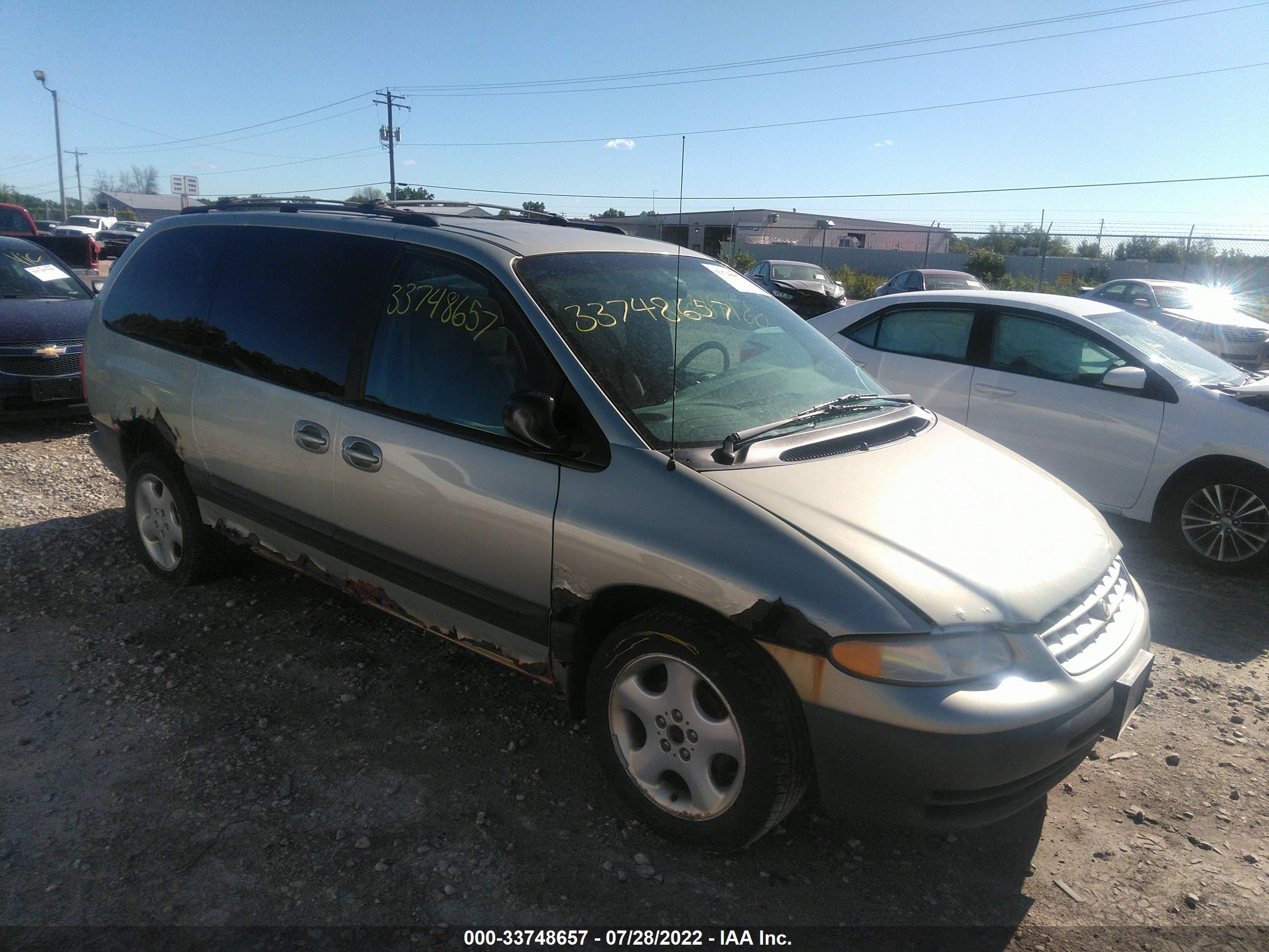 Photo 0 VIN: 2C4GJ44G3YR705953 - CHRYSLER VOYAGER 