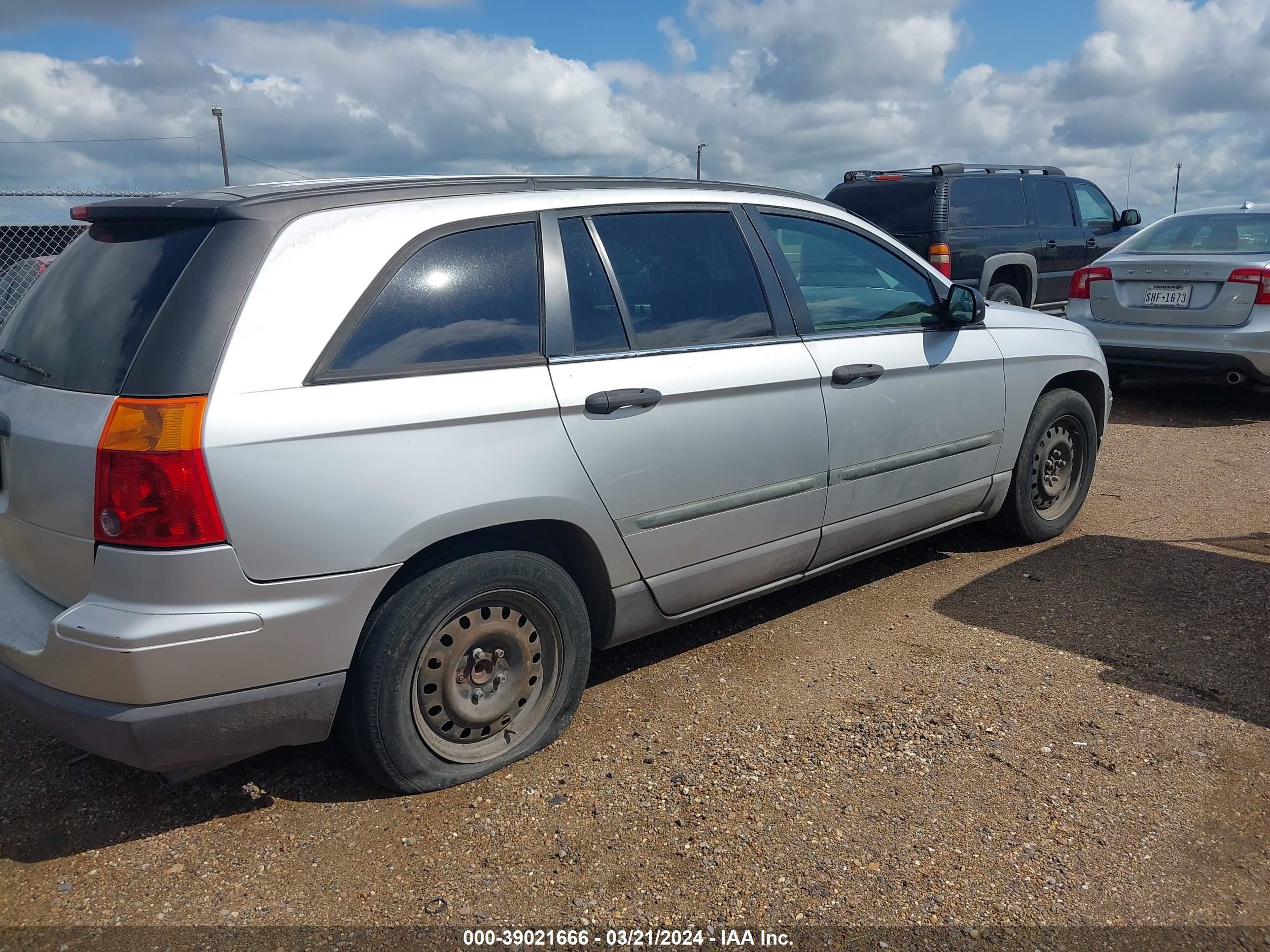 Photo 3 VIN: 2C4GM48L05R280346 - CHRYSLER PACIFICA 