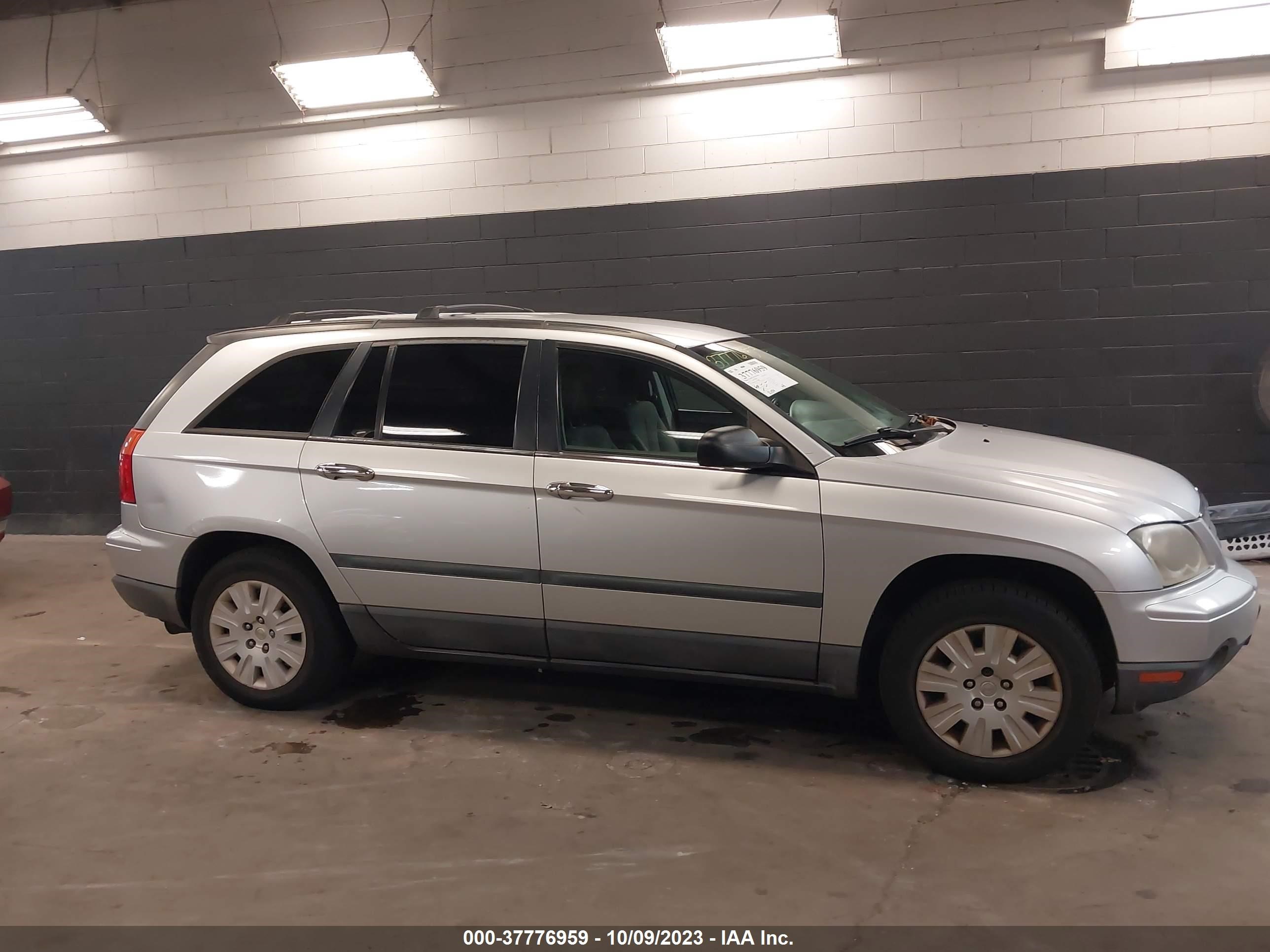 Photo 12 VIN: 2C4GM48L35R413889 - CHRYSLER PACIFICA 