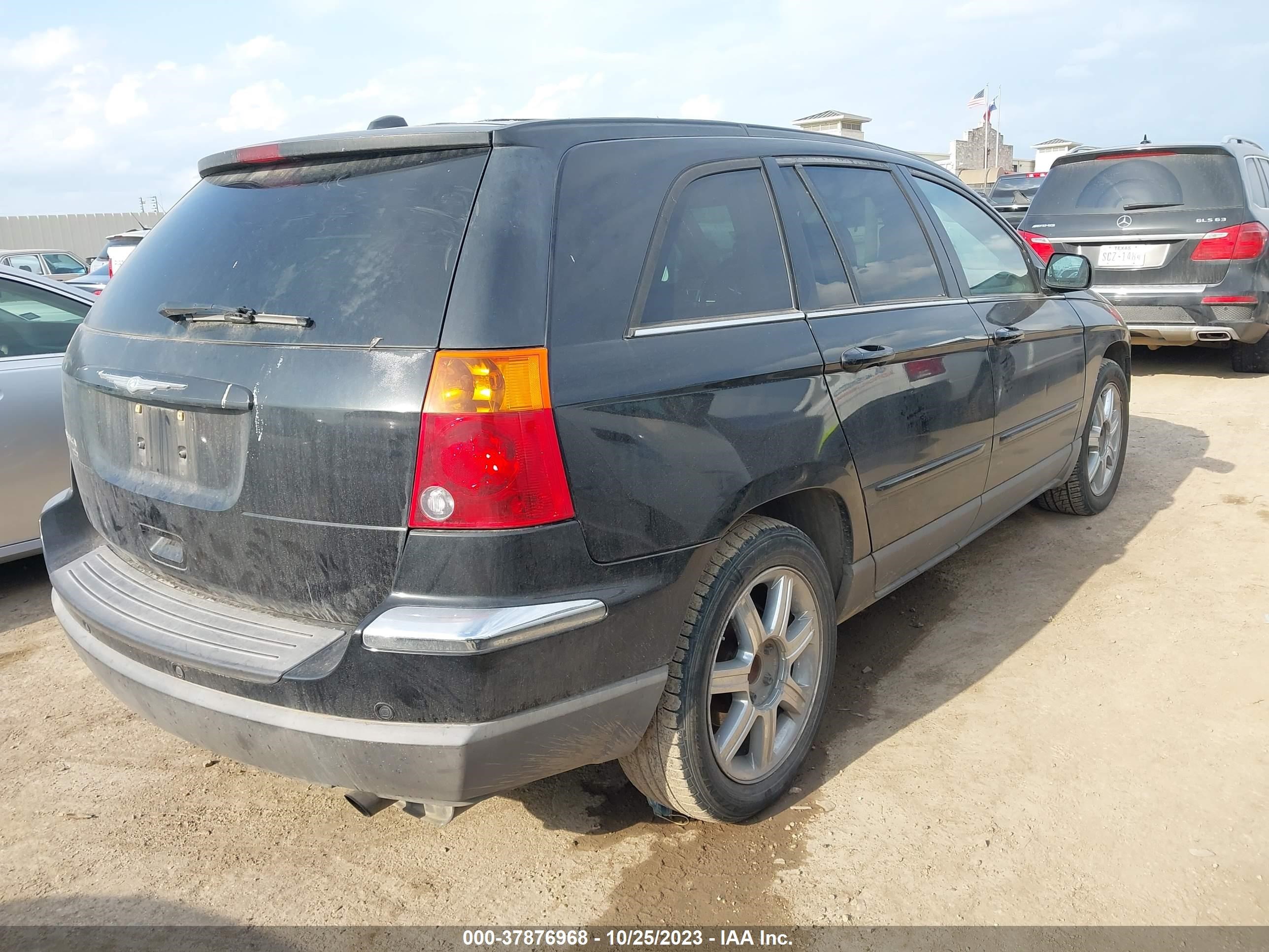 Photo 3 VIN: 2C4GM68415R294003 - CHRYSLER PACIFICA 