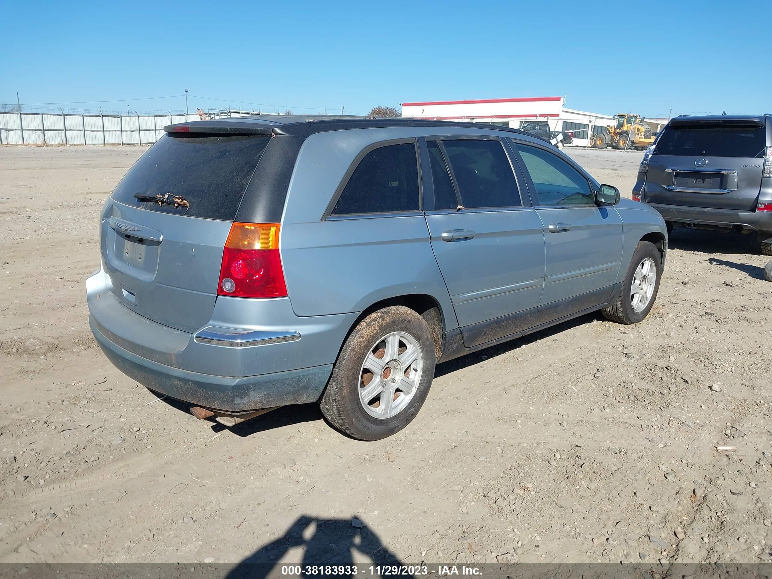 Photo 3 VIN: 2C4GM68415R577890 - CHRYSLER PACIFICA 