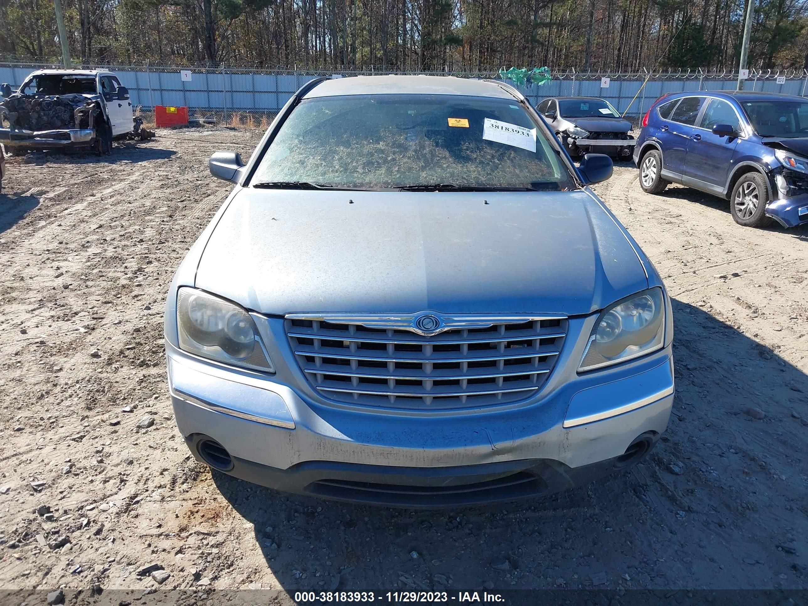 Photo 5 VIN: 2C4GM68415R577890 - CHRYSLER PACIFICA 