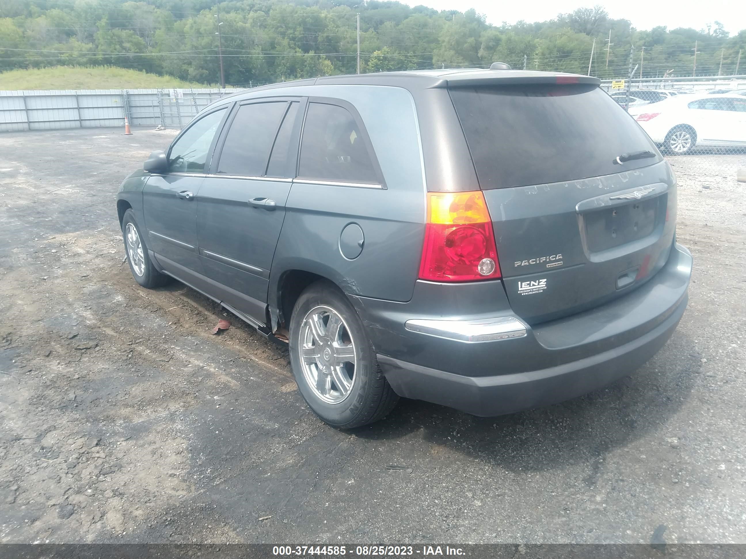 Photo 2 VIN: 2C4GM68425R441641 - CHRYSLER PACIFICA 