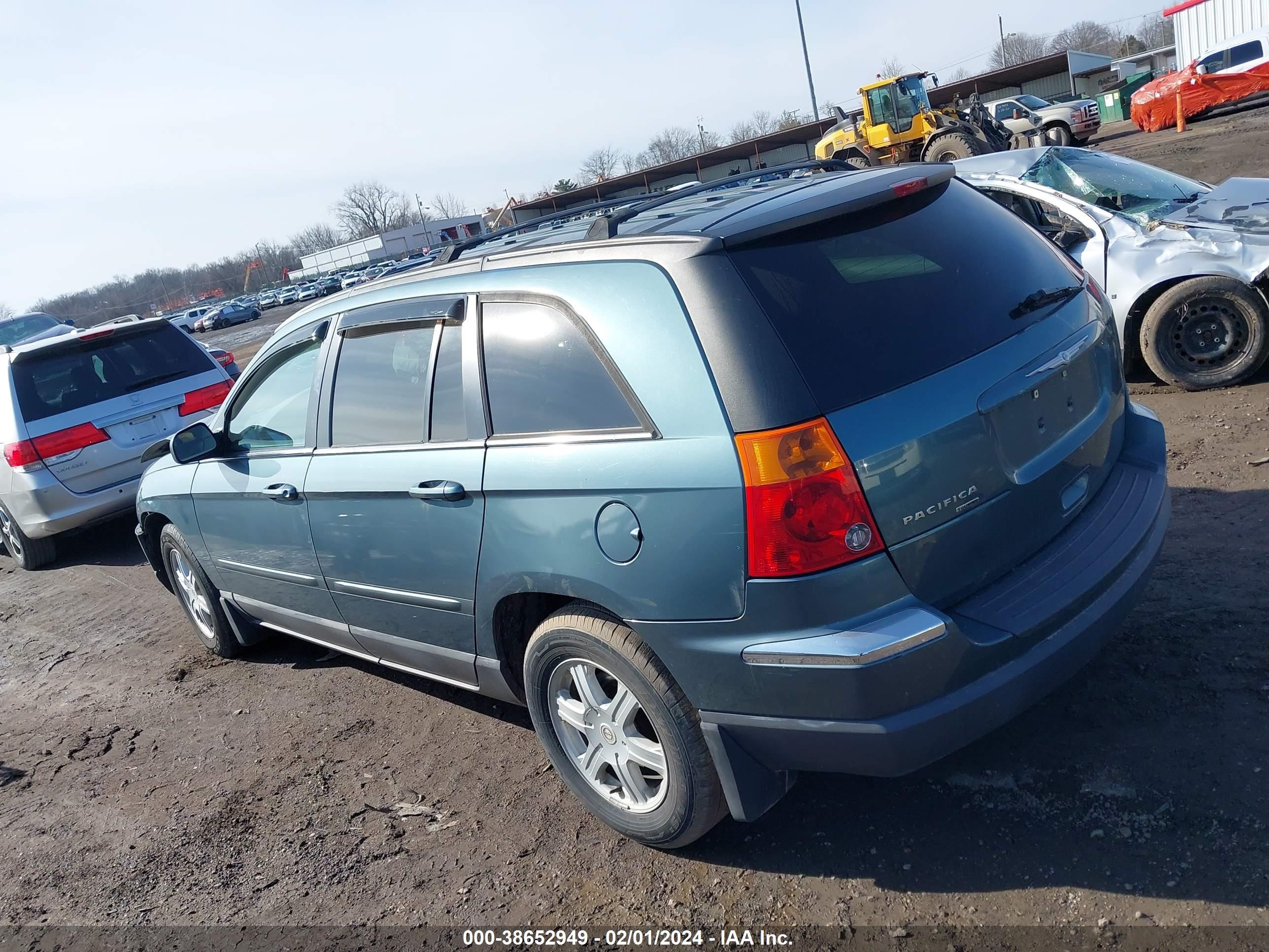 Photo 2 VIN: 2C4GM68435R662729 - CHRYSLER PACIFICA 