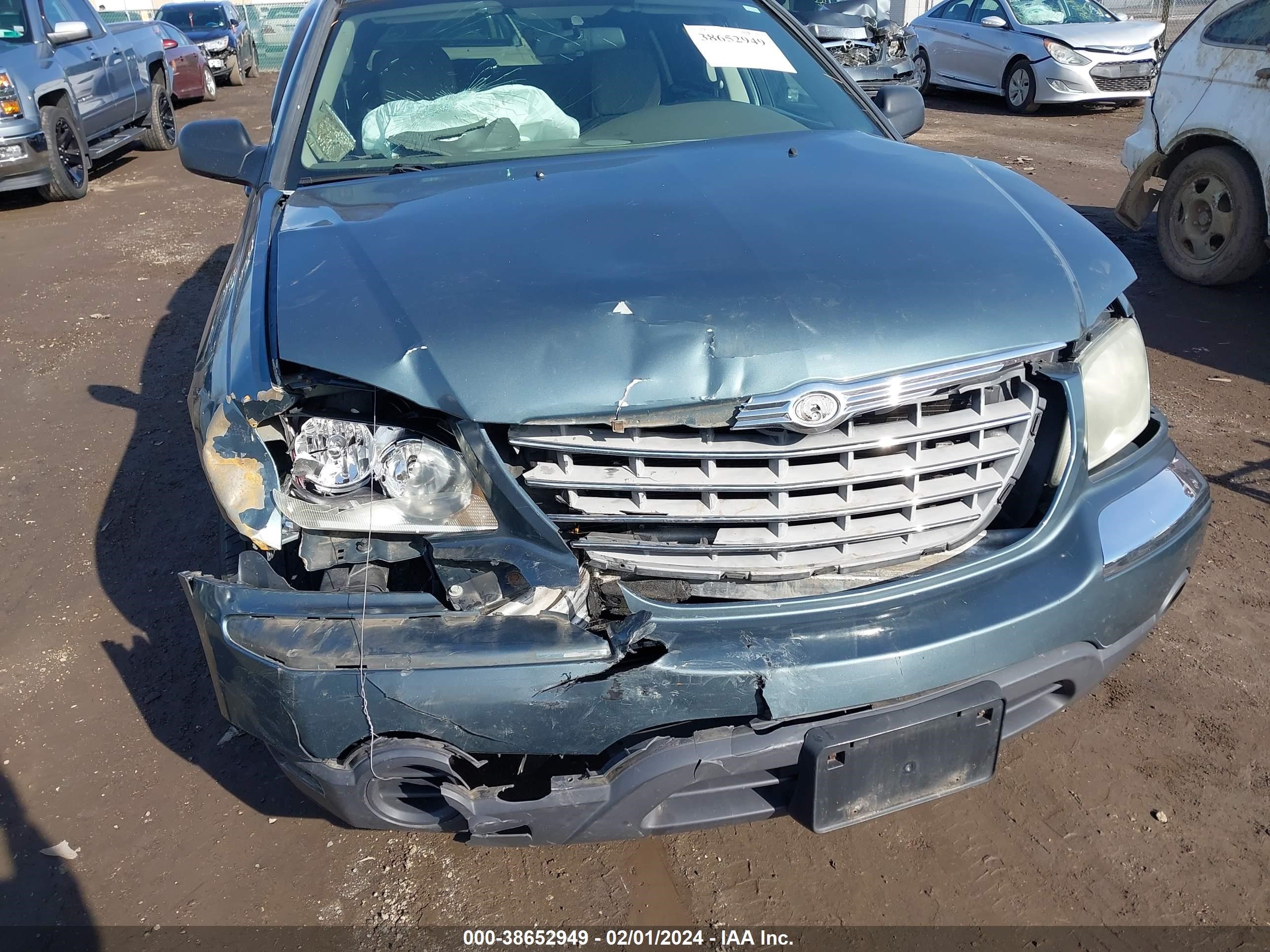 Photo 5 VIN: 2C4GM68435R662729 - CHRYSLER PACIFICA 