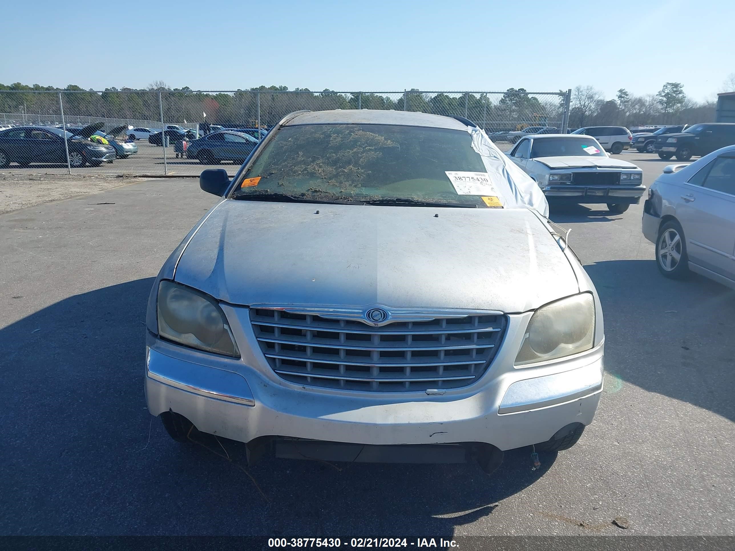 Photo 5 VIN: 2C4GM68445R273288 - CHRYSLER PACIFICA 