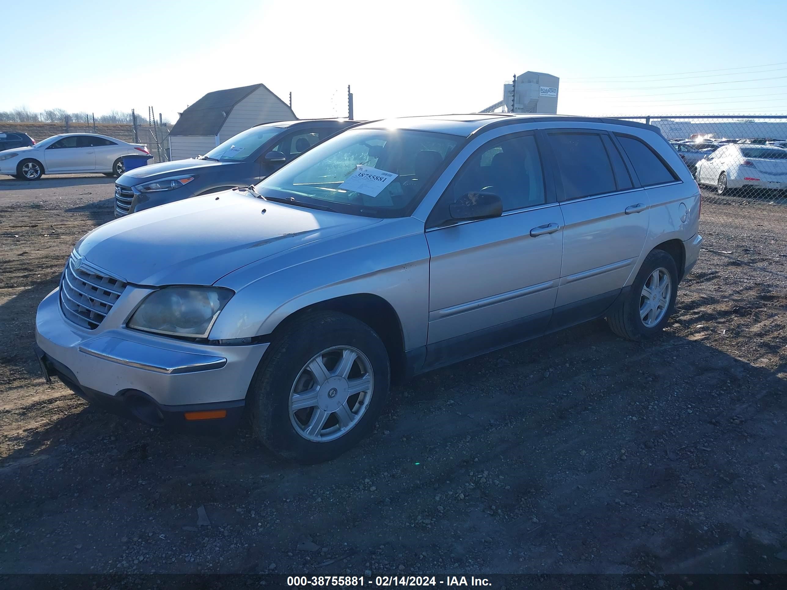 Photo 1 VIN: 2C4GM68465R427841 - CHRYSLER PACIFICA 