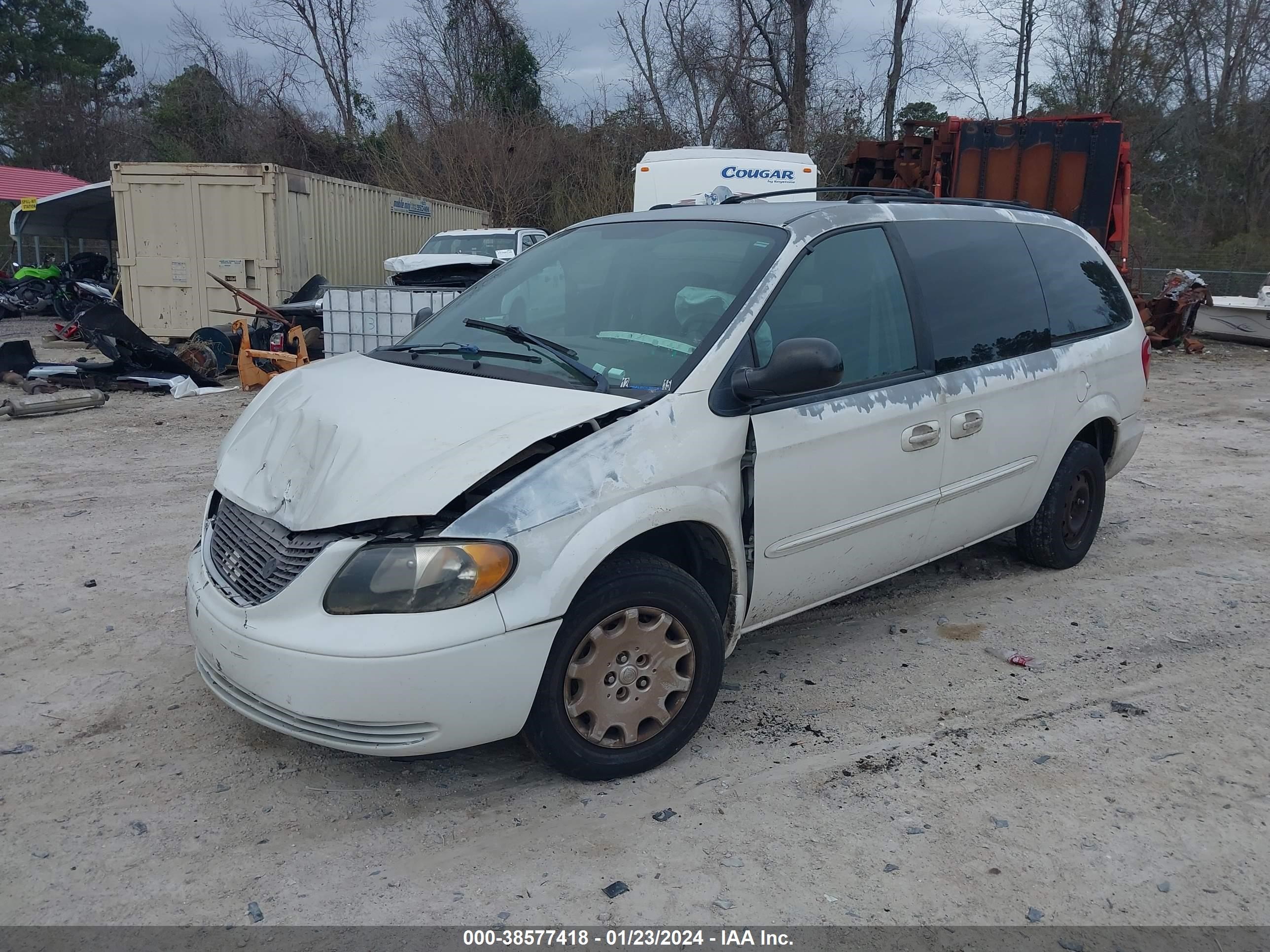 Photo 1 VIN: 2C4GP34303R146537 - CHRYSLER TOWN & COUNTRY 