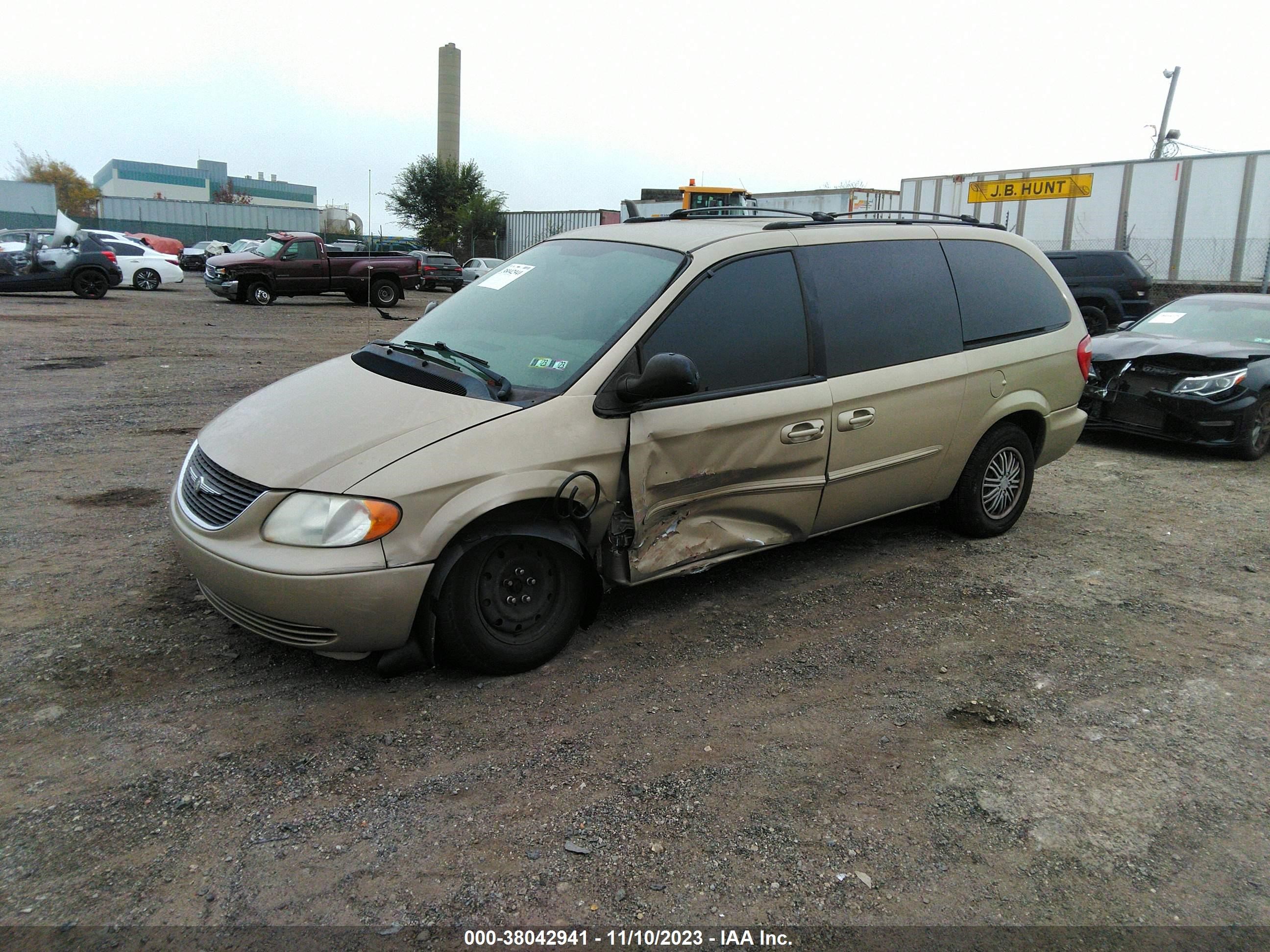 Photo 1 VIN: 2C4GP34383R109915 - CHRYSLER TOWN & COUNTRY 