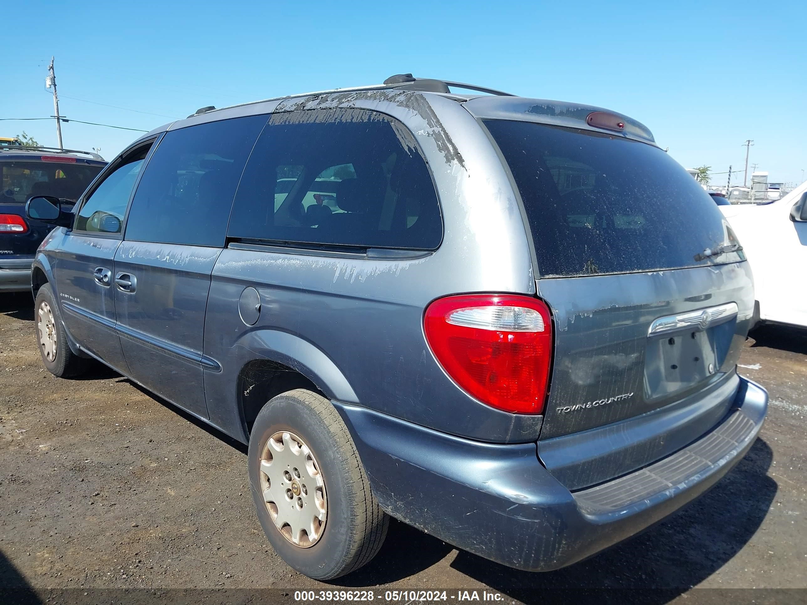 Photo 2 VIN: 2C4GP44321R380651 - CHRYSLER TOWN & COUNTRY 