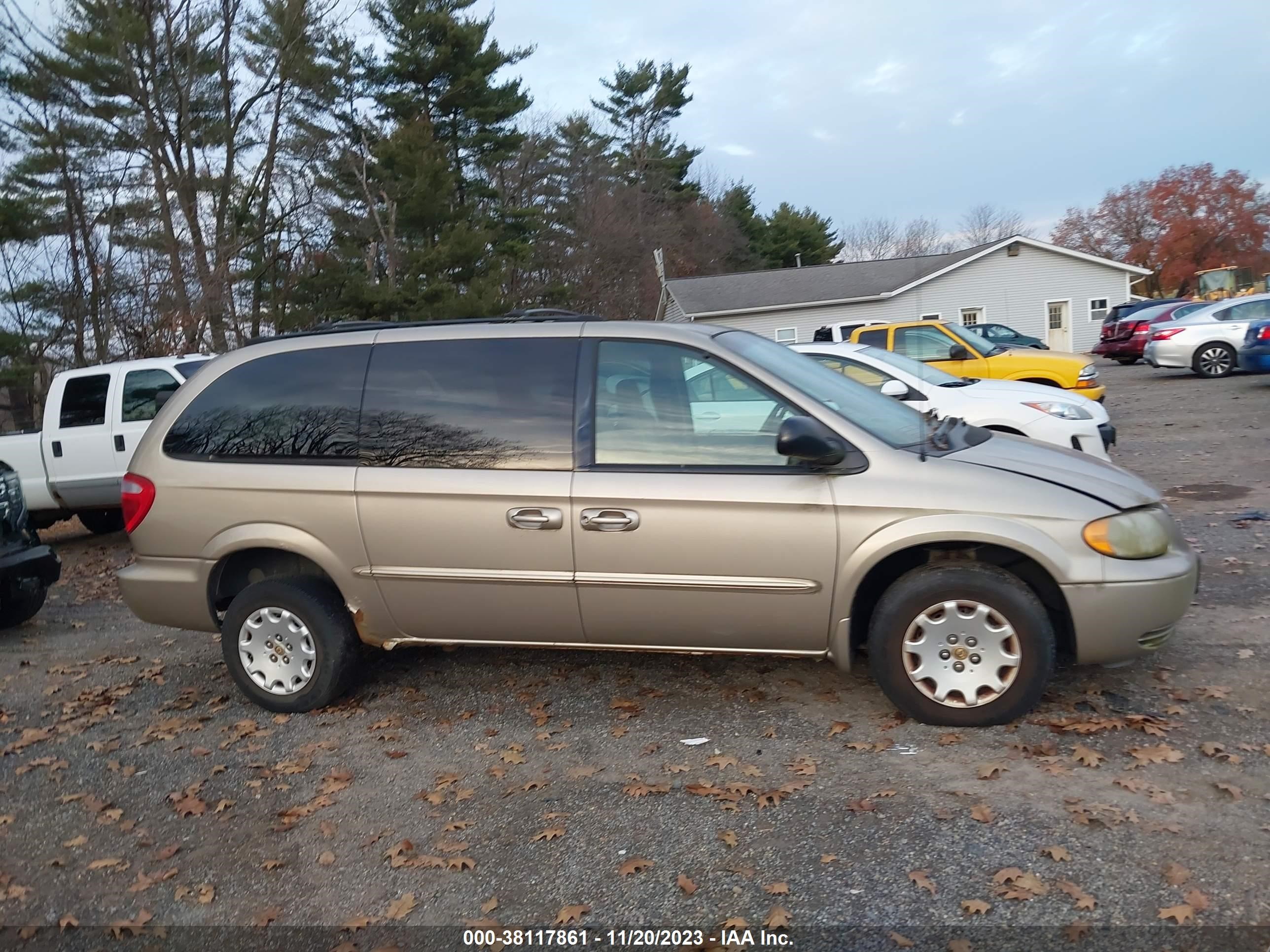 Photo 12 VIN: 2C4GP44322R710922 - CHRYSLER TOWN & COUNTRY 