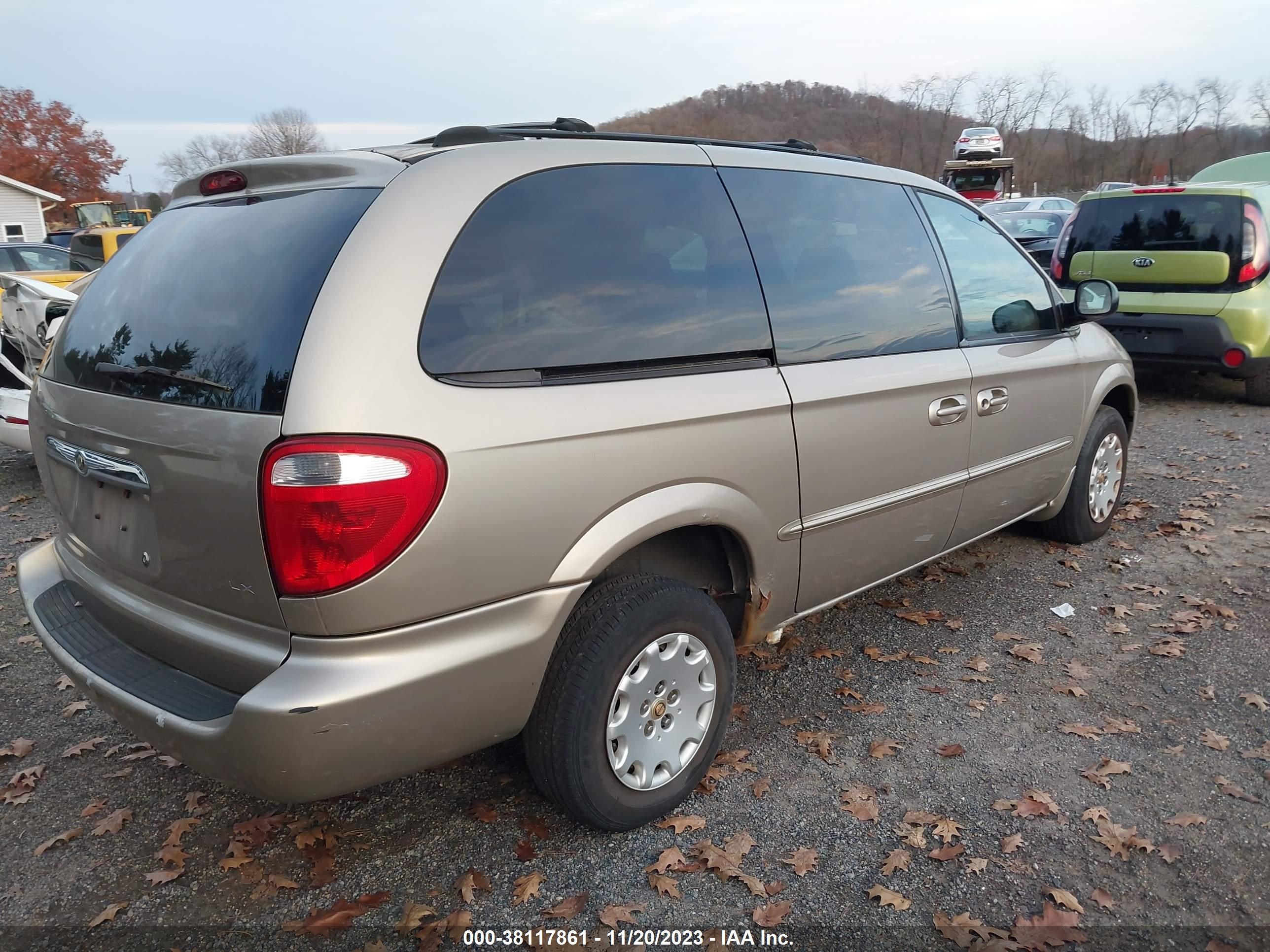 Photo 3 VIN: 2C4GP44322R710922 - CHRYSLER TOWN & COUNTRY 